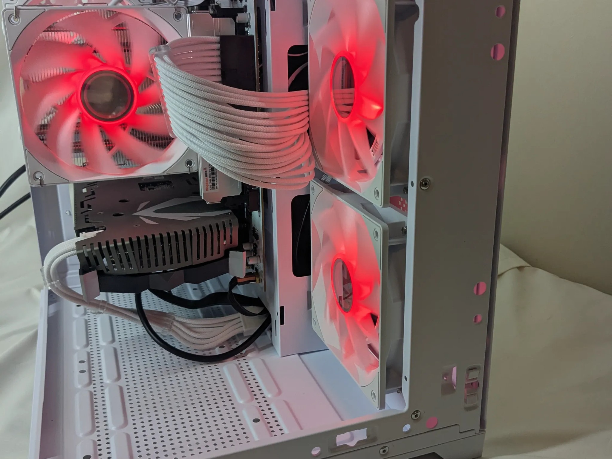 2060 SUPER | Ryzen 5 3600 |16 gb RAM | Windows 11 home