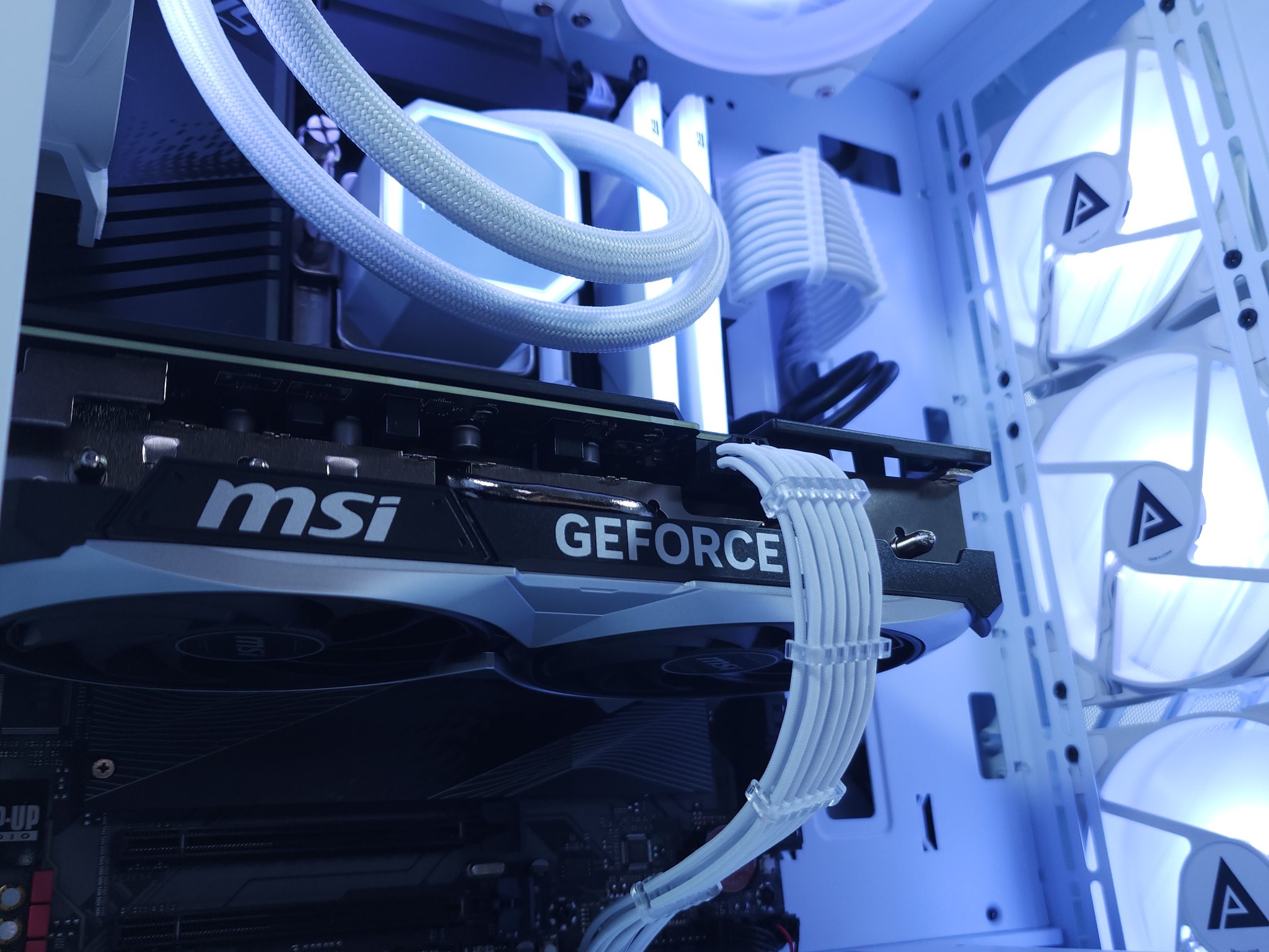 🤍🤍1440p Gaming | RTX 4070 Ti 12GB | Core i5 12600KF | 32GB 5600MHz DDR5 | 2TB NVMe SSD Gen 4
