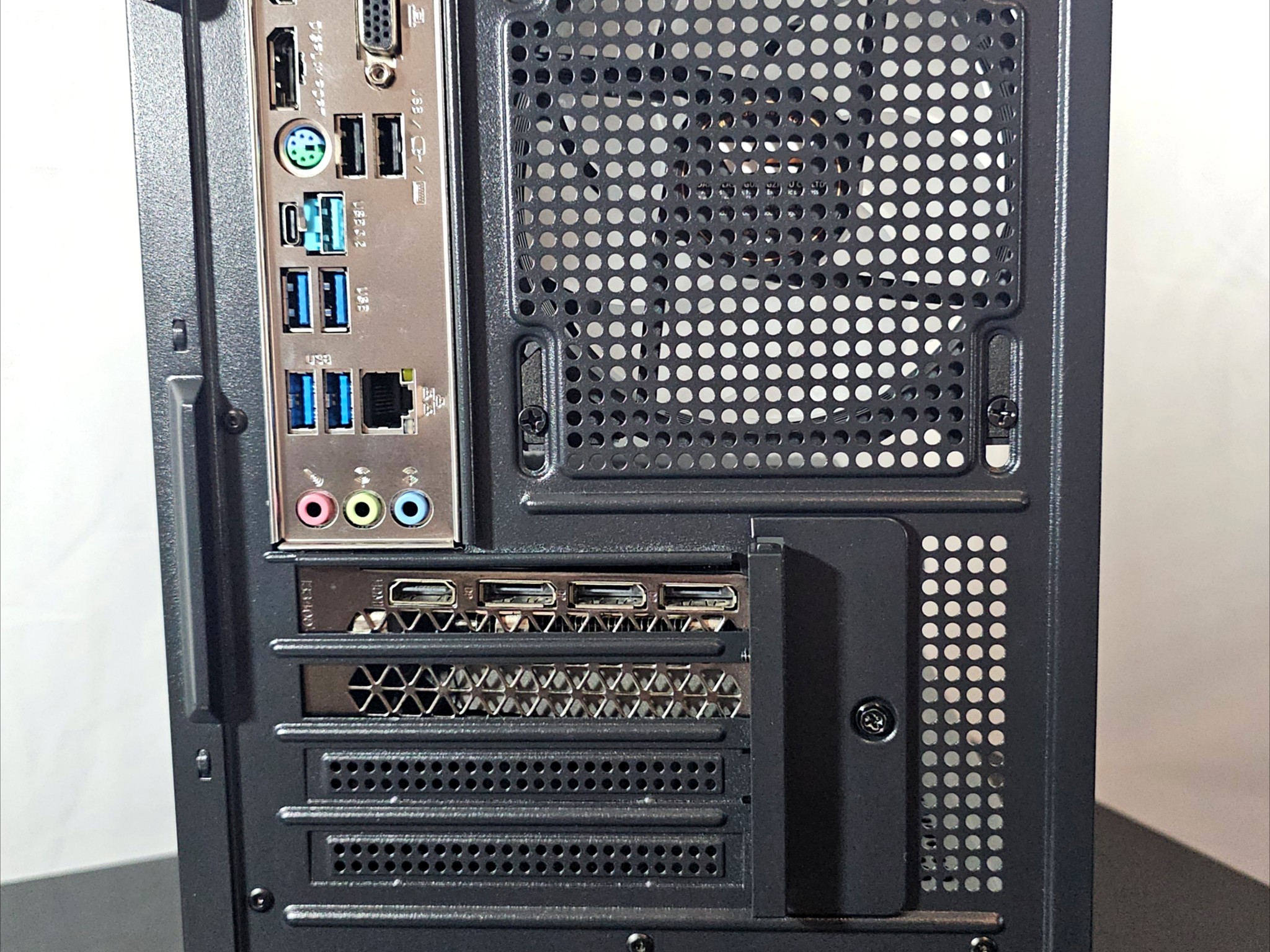RTX 3070 / Ryzen 5 3600 / 16GB DDR4 / 1TB SSD / 1080p-1440p darkFlash