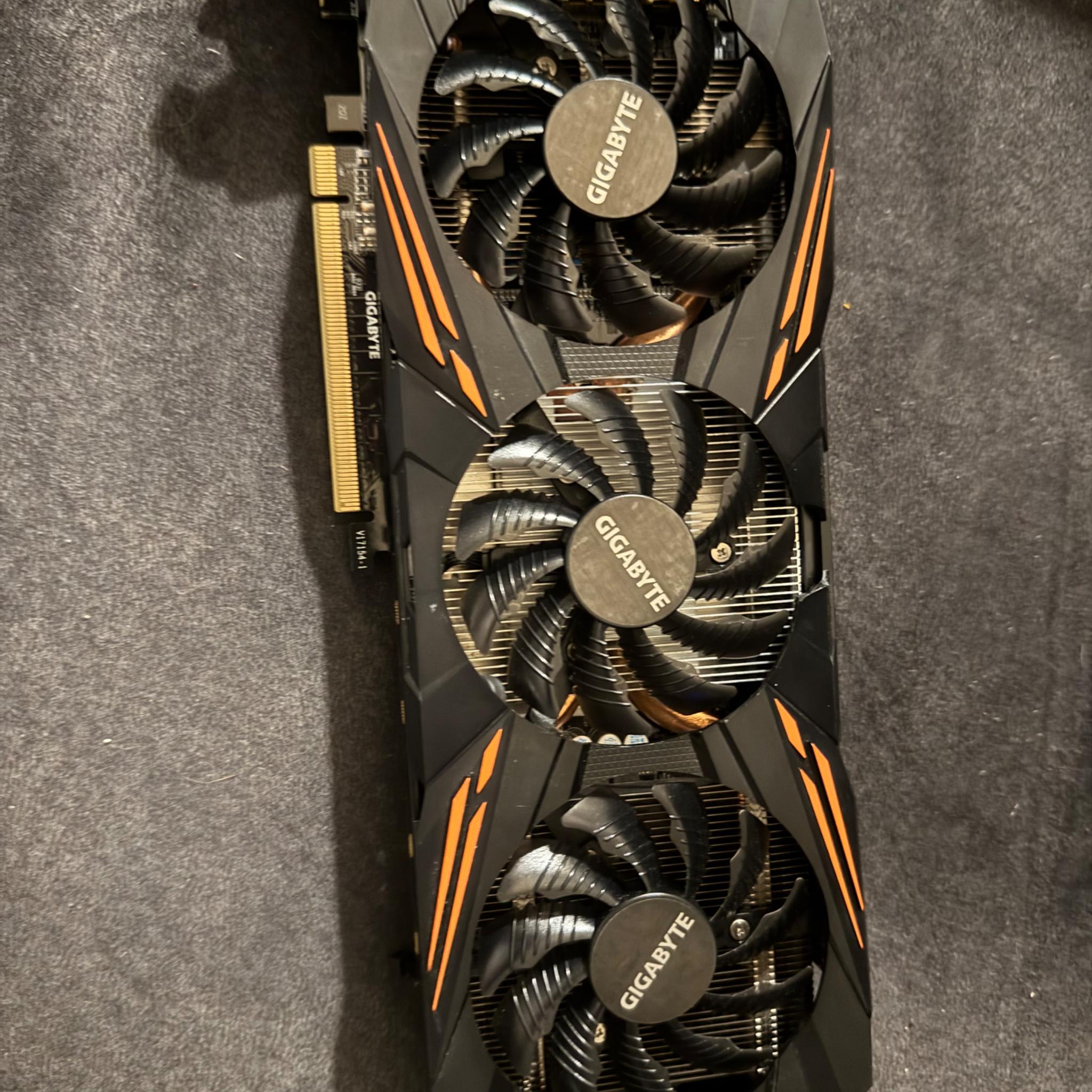 AMAZING CONDITION GIGABYTE GTX 1070 TI 8GB