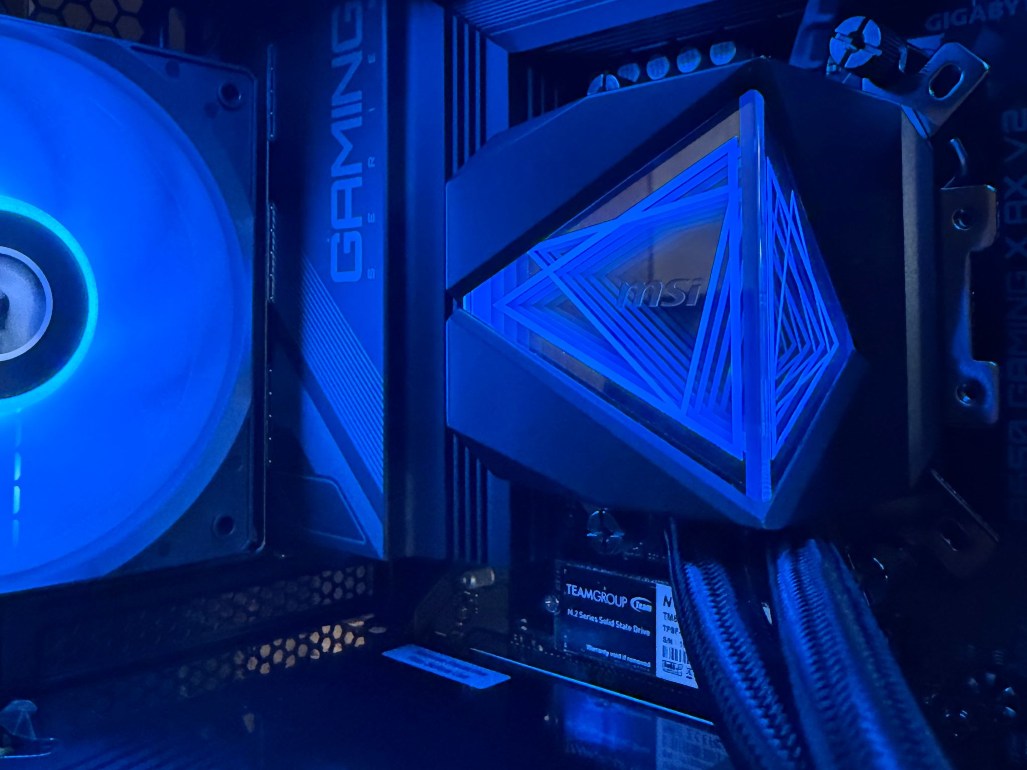 🔥 ALL NEW | Ryzen 7 7800X3D | XFX RX 9070 GRE 12GB | 32GB DDR5-6000 CL30 | 360MM AIO | WIN 11 PRO