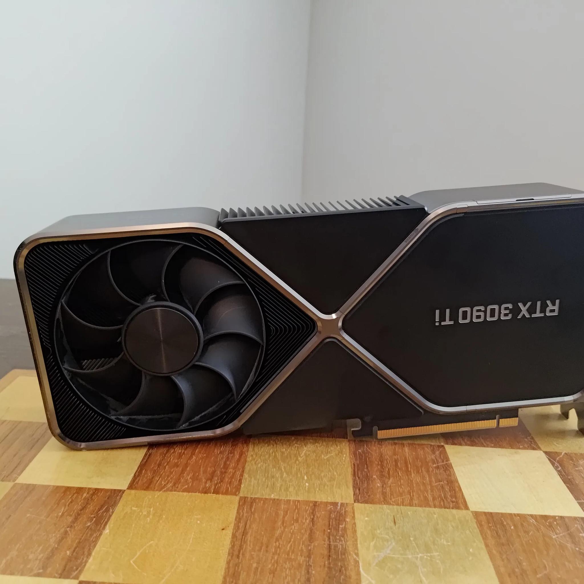  NVIDIA RTX 3090Ti Founder's Edition