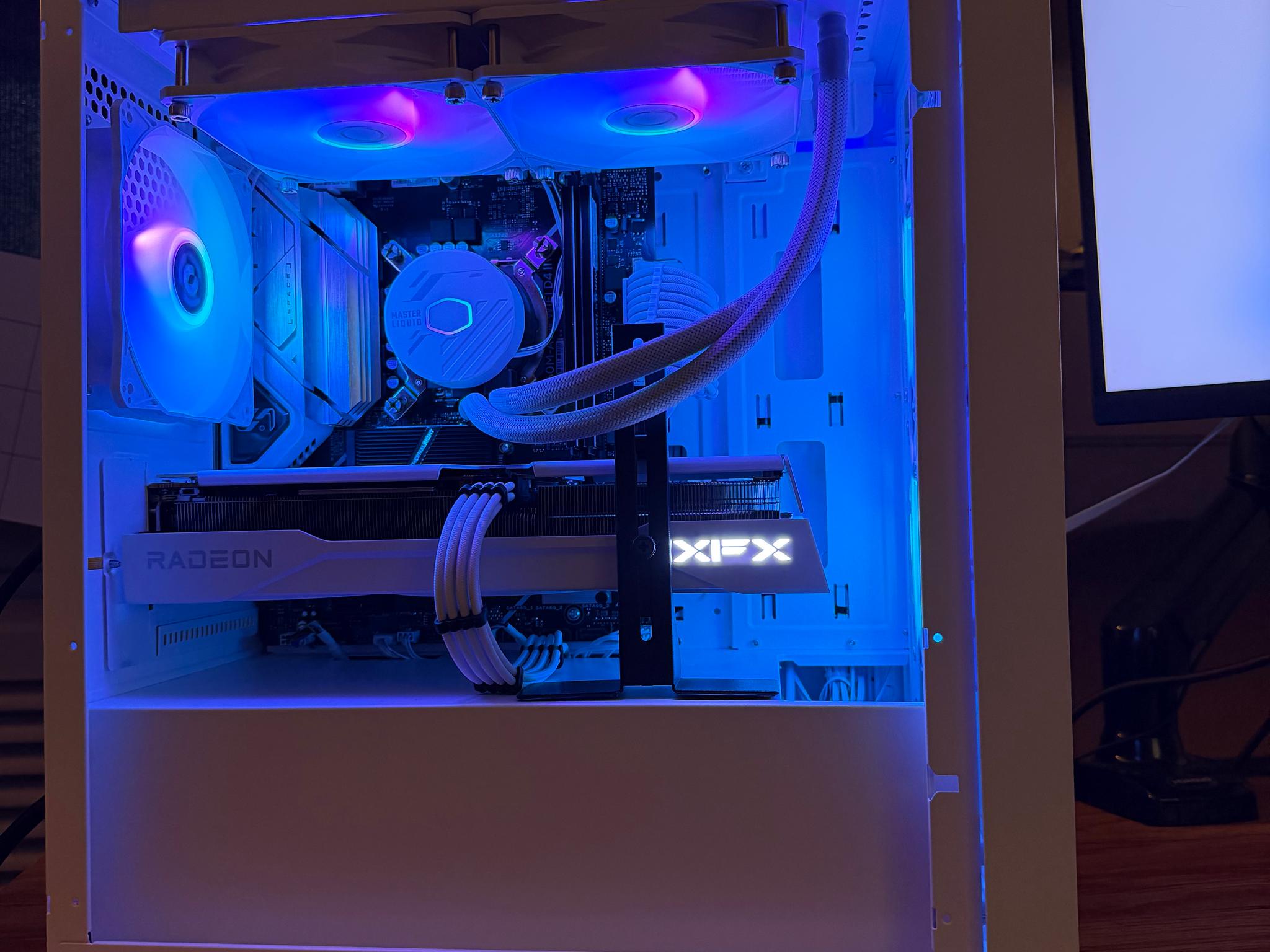 ❄️🧊 White Out 🧊❄️ Intel Gaming PC! i5-13600K | 9060XT 16GB | 1TB SSD | 32GB DDR4 | Free Shipping!