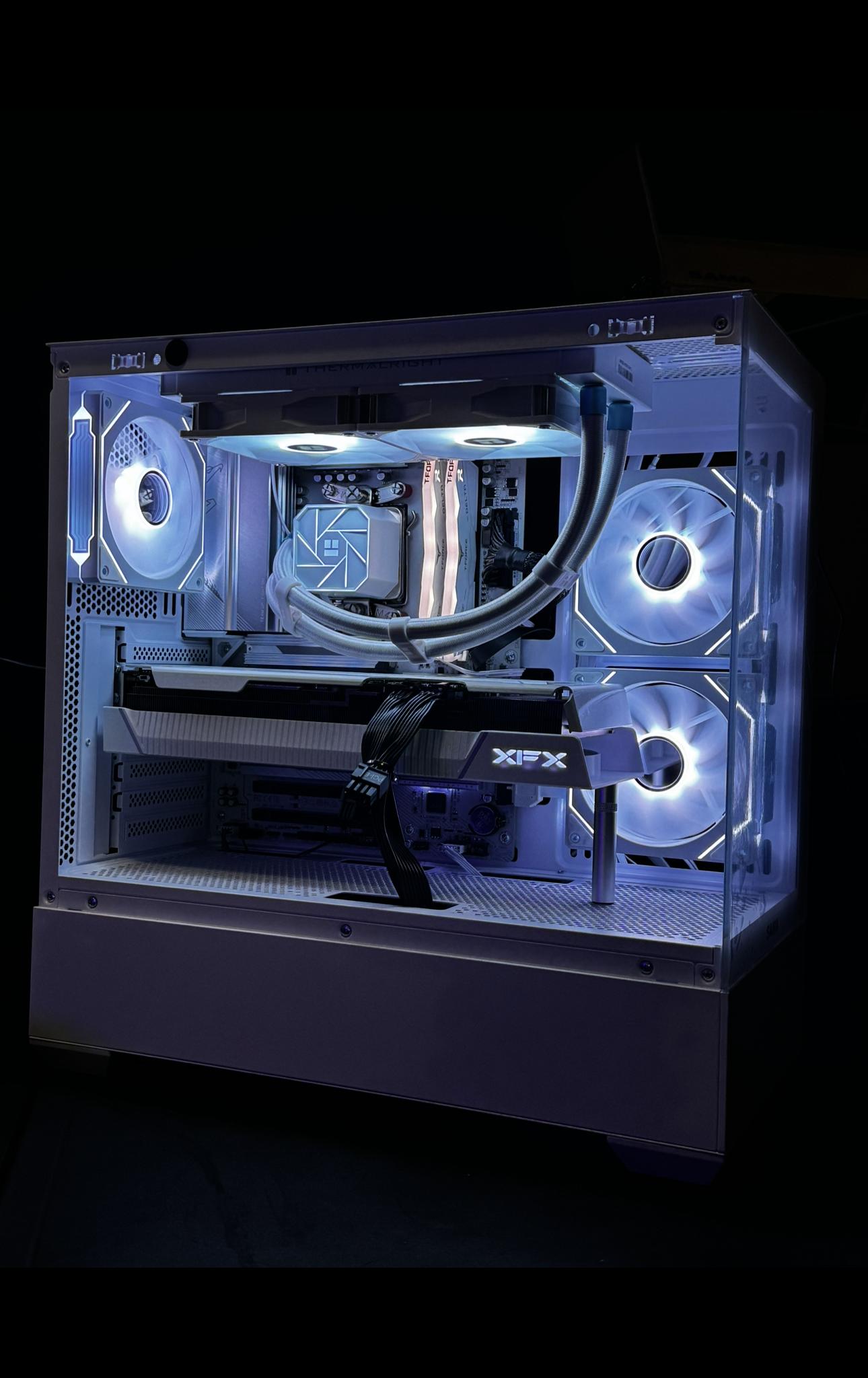Frostbyte - RYZEN 5 7500F | RX 7800 XT | 1 TB SSD | 32 GB DDR5 | Gigabyte B650 AORUS ELITE AX ICE