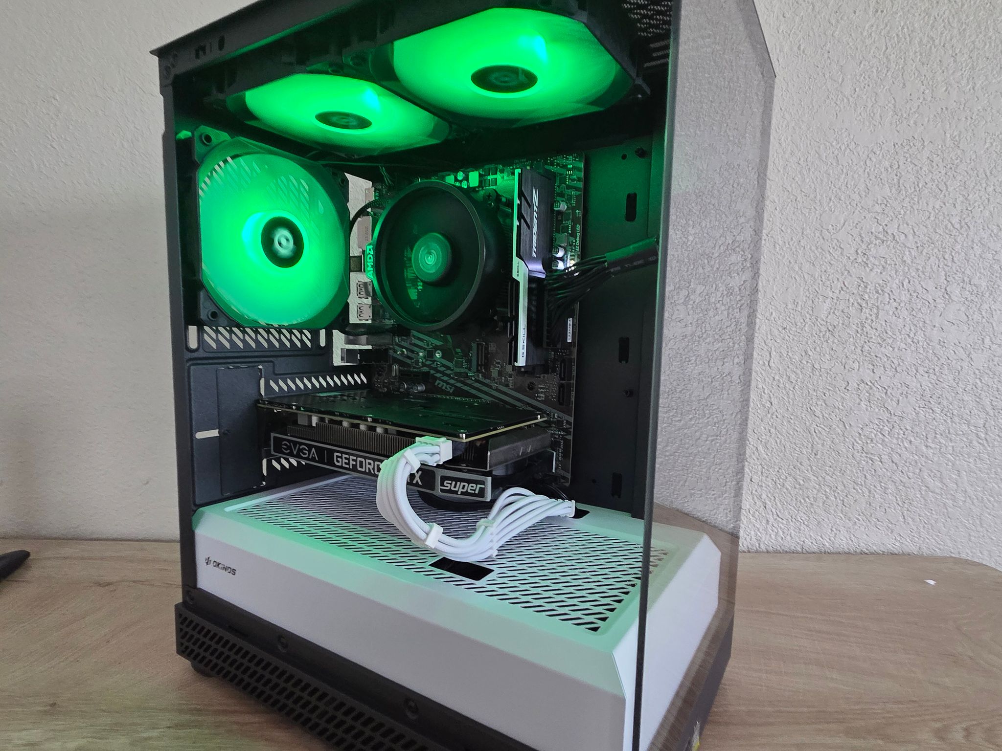 ⚫⚪ MONO SHADOW — Black & White Gaming PC