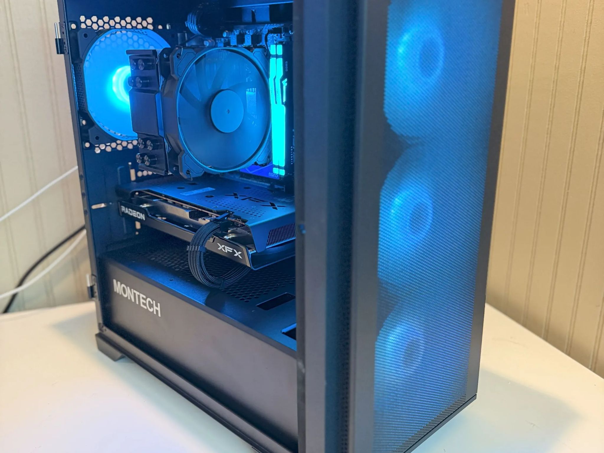 "Ready to Game: Ryzen 5 8400F & RX 7600"