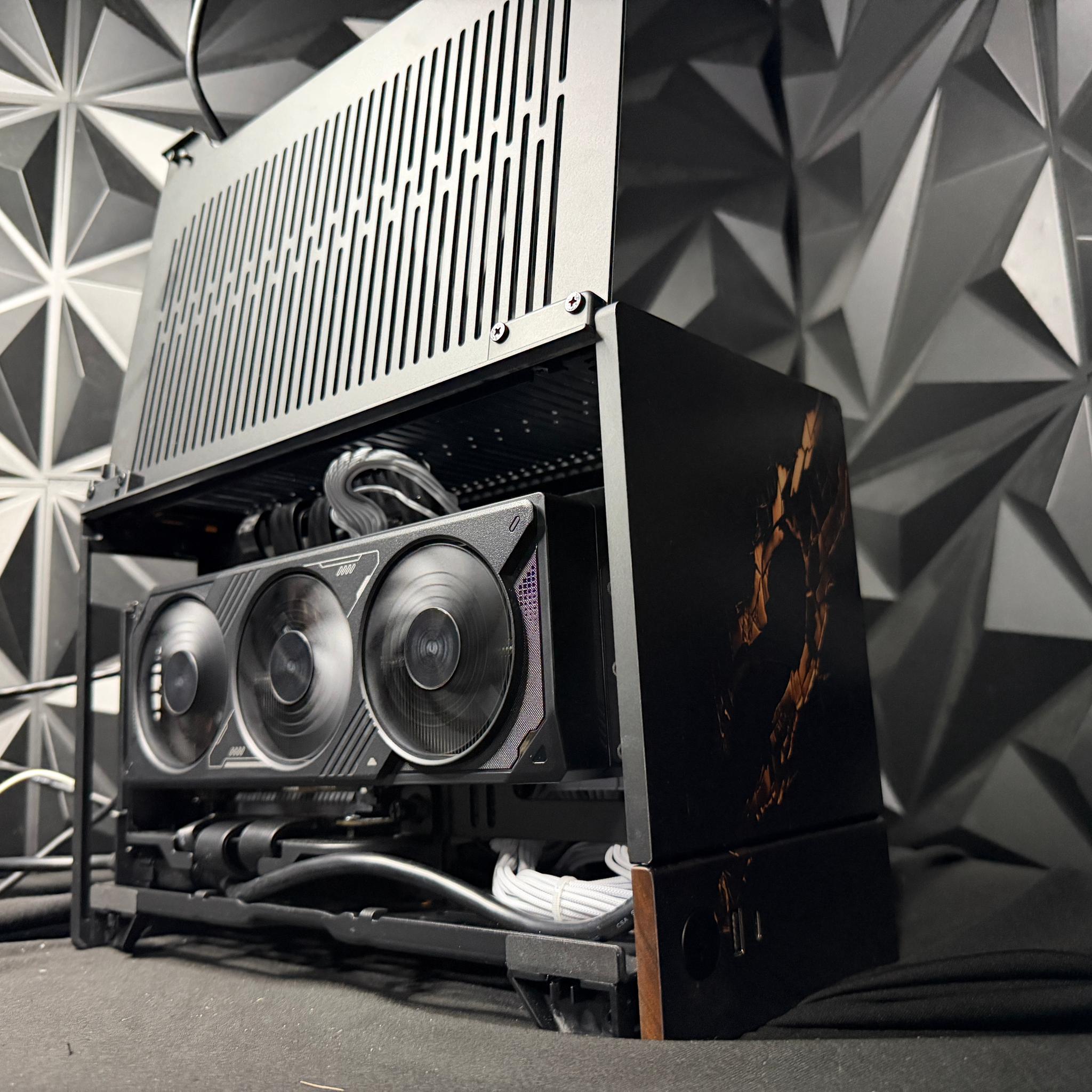 🌙🌲 MIDNIGHT OAK 🌲🌙 Ryzen 7 7700X| RTX 5070| 32 GB DDR5| 2 TB Nvme | 850W Gold PSU