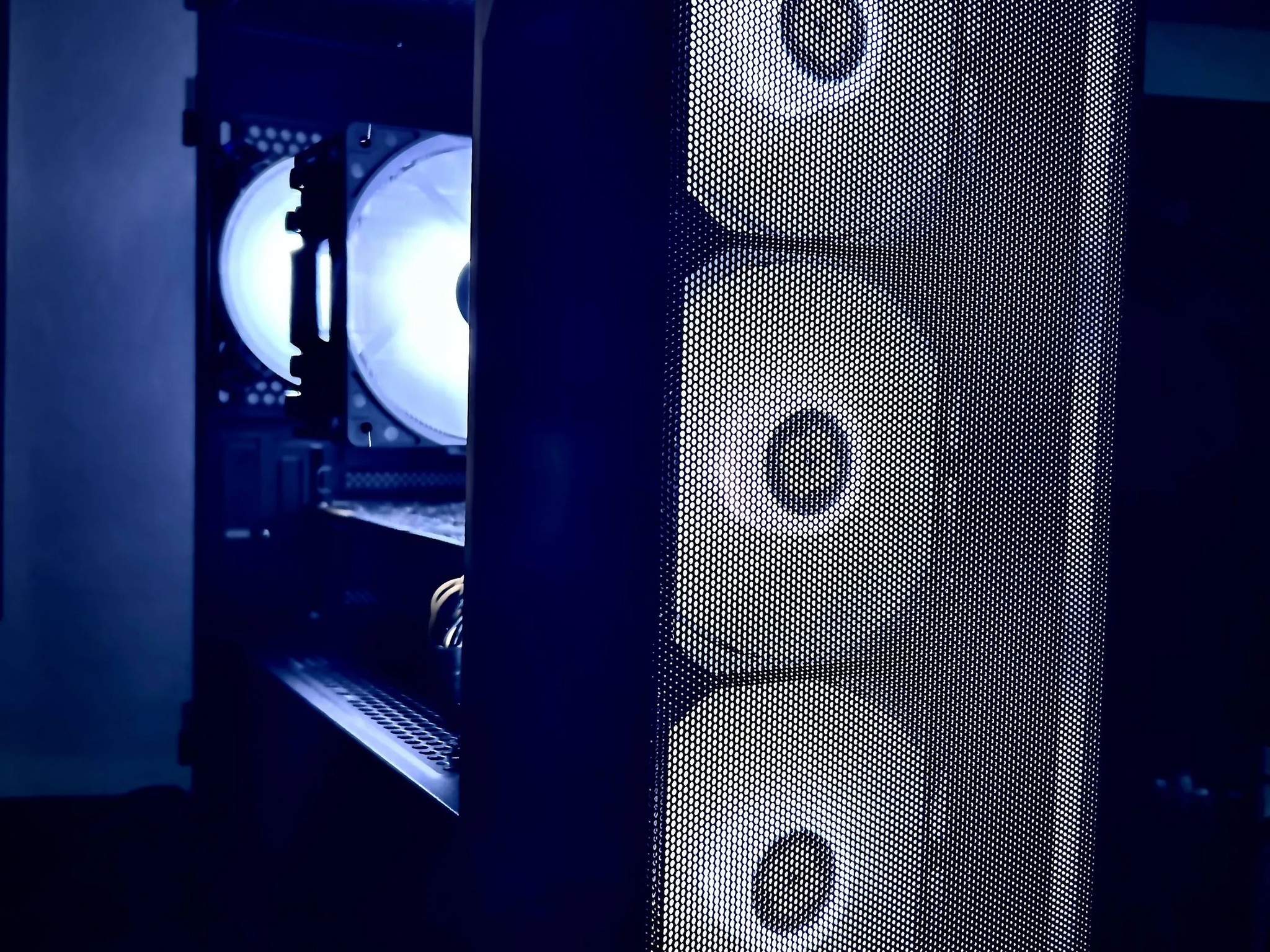 GTX 1070 / Ryzen 3 2200g / 16gb 3200MHz / 512GB NVMe Gen 3 Gaming Pc