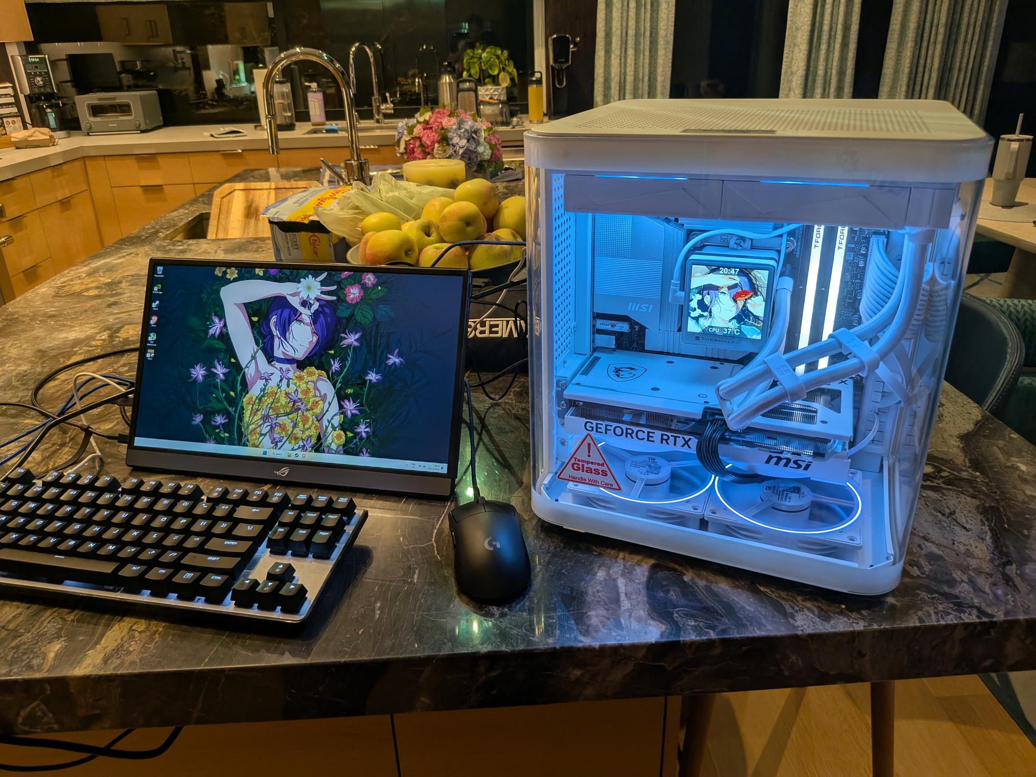 Bomb Devil Ice - RTX 5070, Intel Core Ultra 7 265K, 32 GB DDR5, 2 TB Gen 5 NVME, RGB, Liquid Cooled