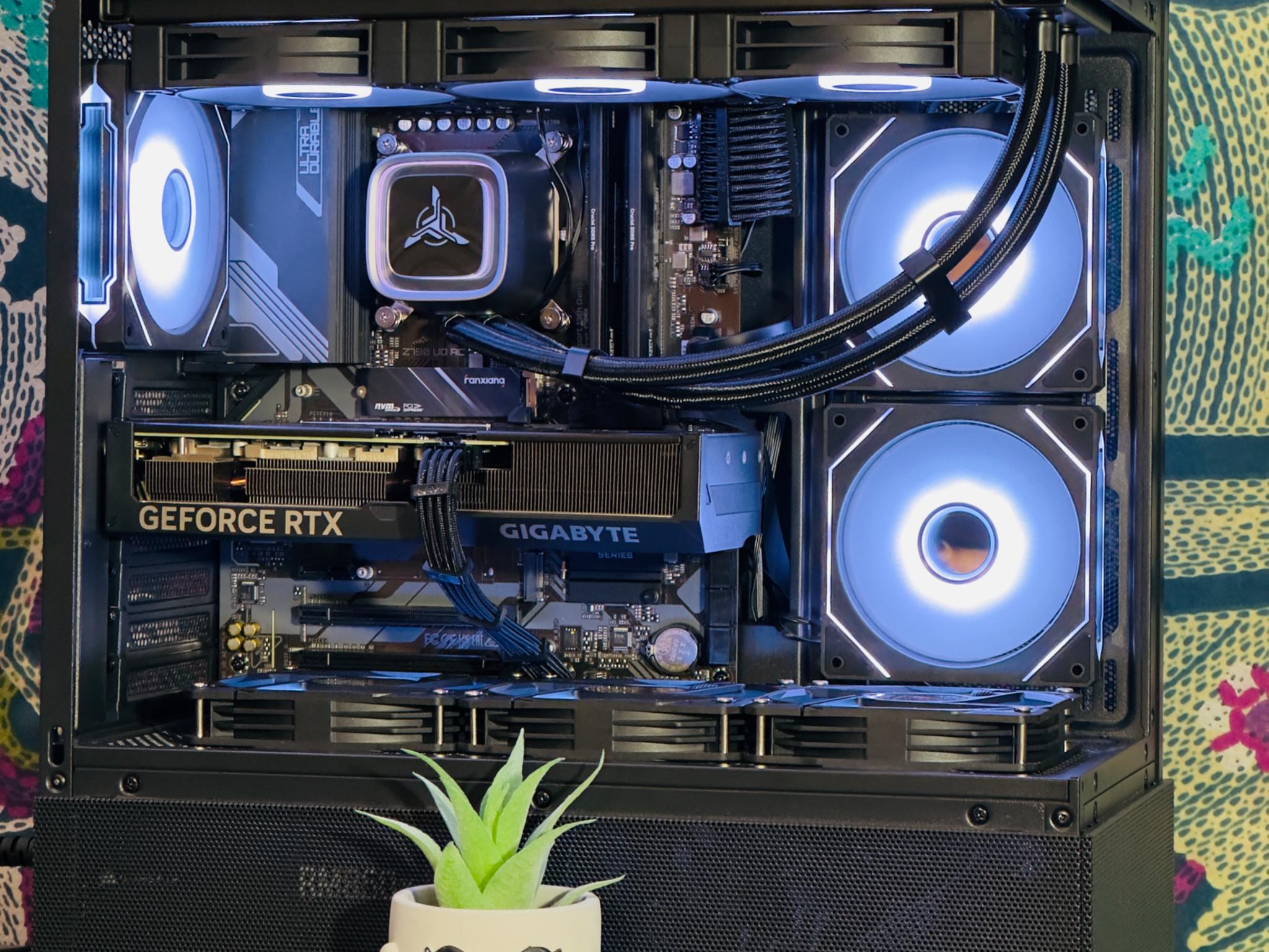 Gaming PC: 4070 + 13700k + 32gb DDR5 + 1TB nVME SSD
