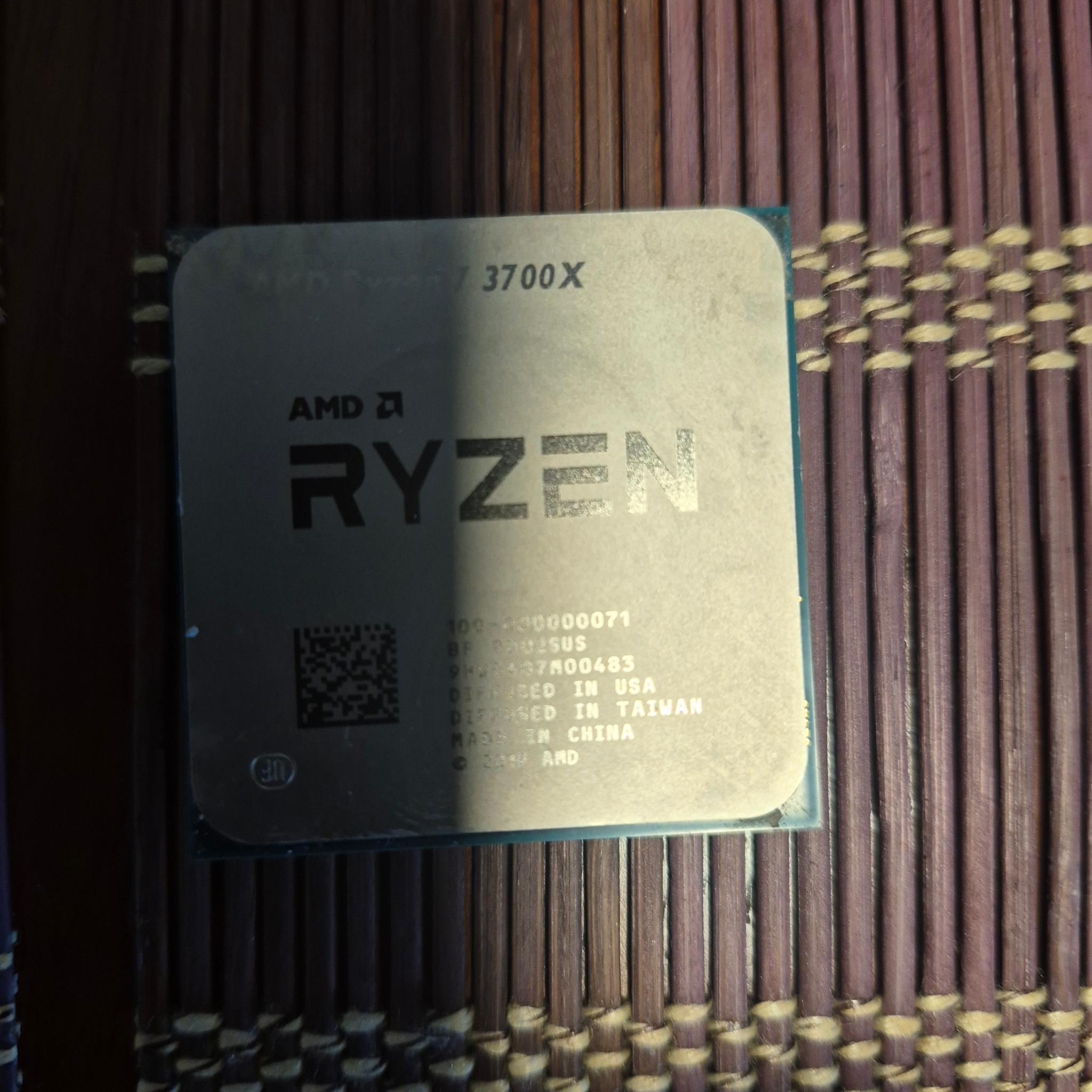 AMD Ryzen 7 3700X