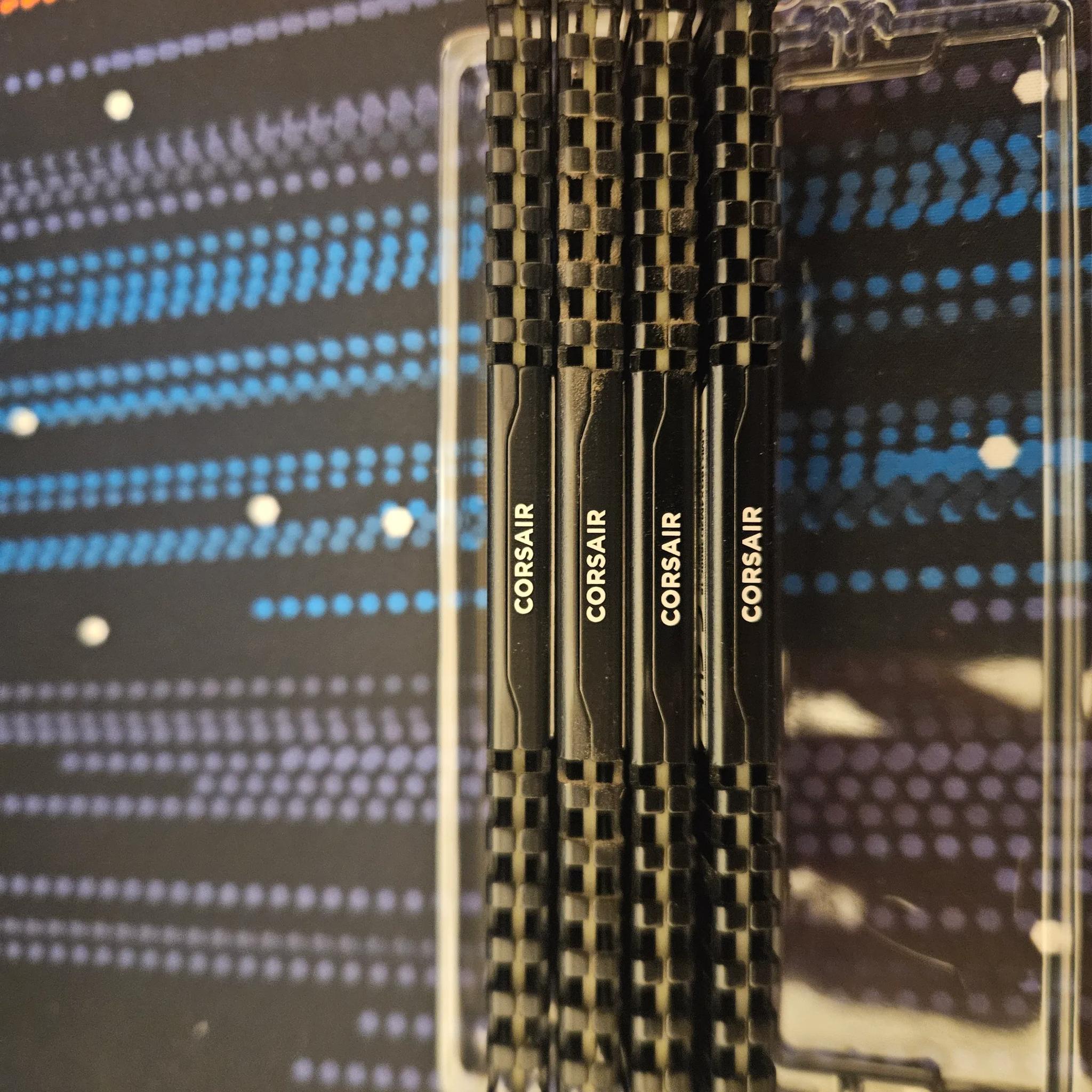 CORSAIR VENGEANCE DDR4 RAM 32GB (4x8GB) 3600MHz