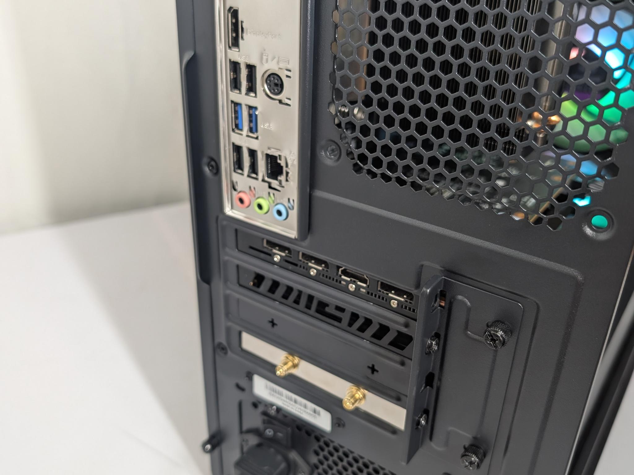 Rx 6600 | i3 12100f | 16GB DDR4 | 1TB NVME