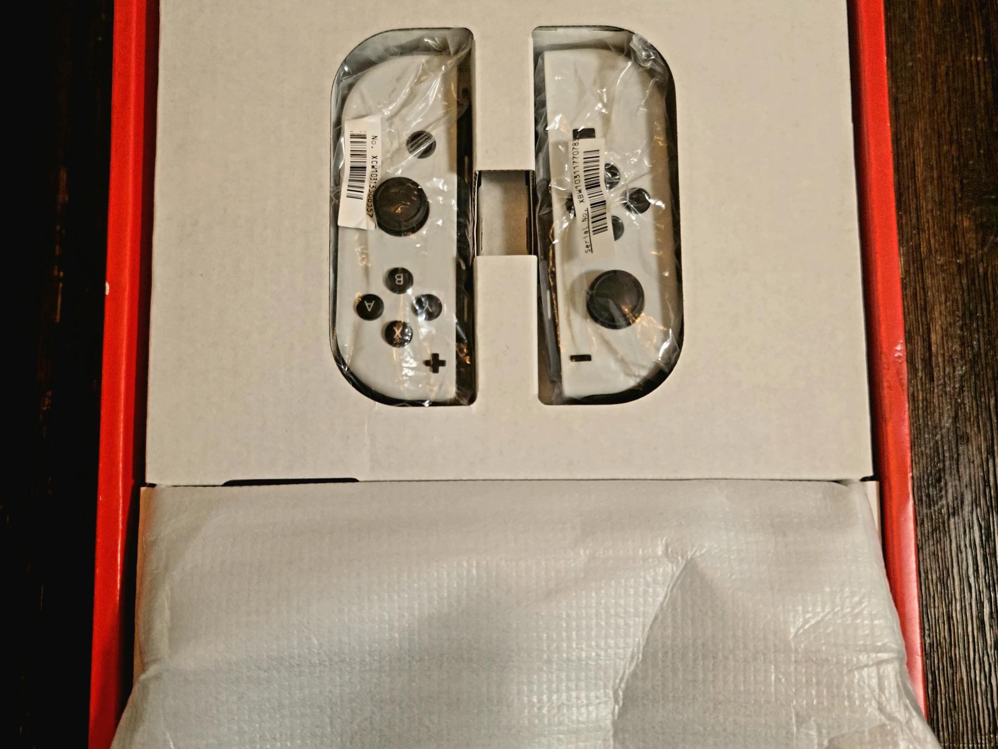 🔥Nintendo Switch OLED Bundle – Excellent Condition – Ready to Play
