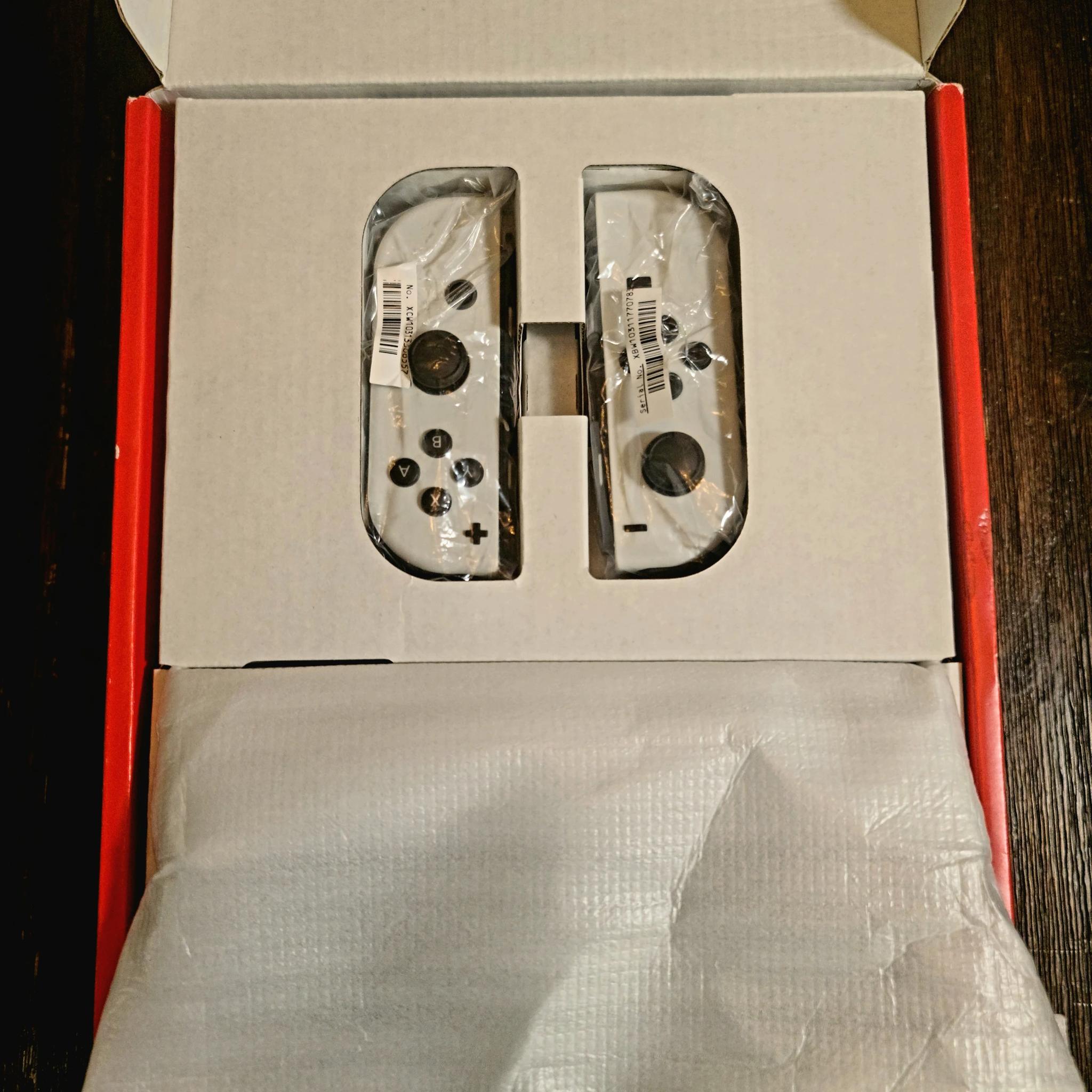 🔥Nintendo Switch OLED Bundle – Excellent Condition – Ready to Play