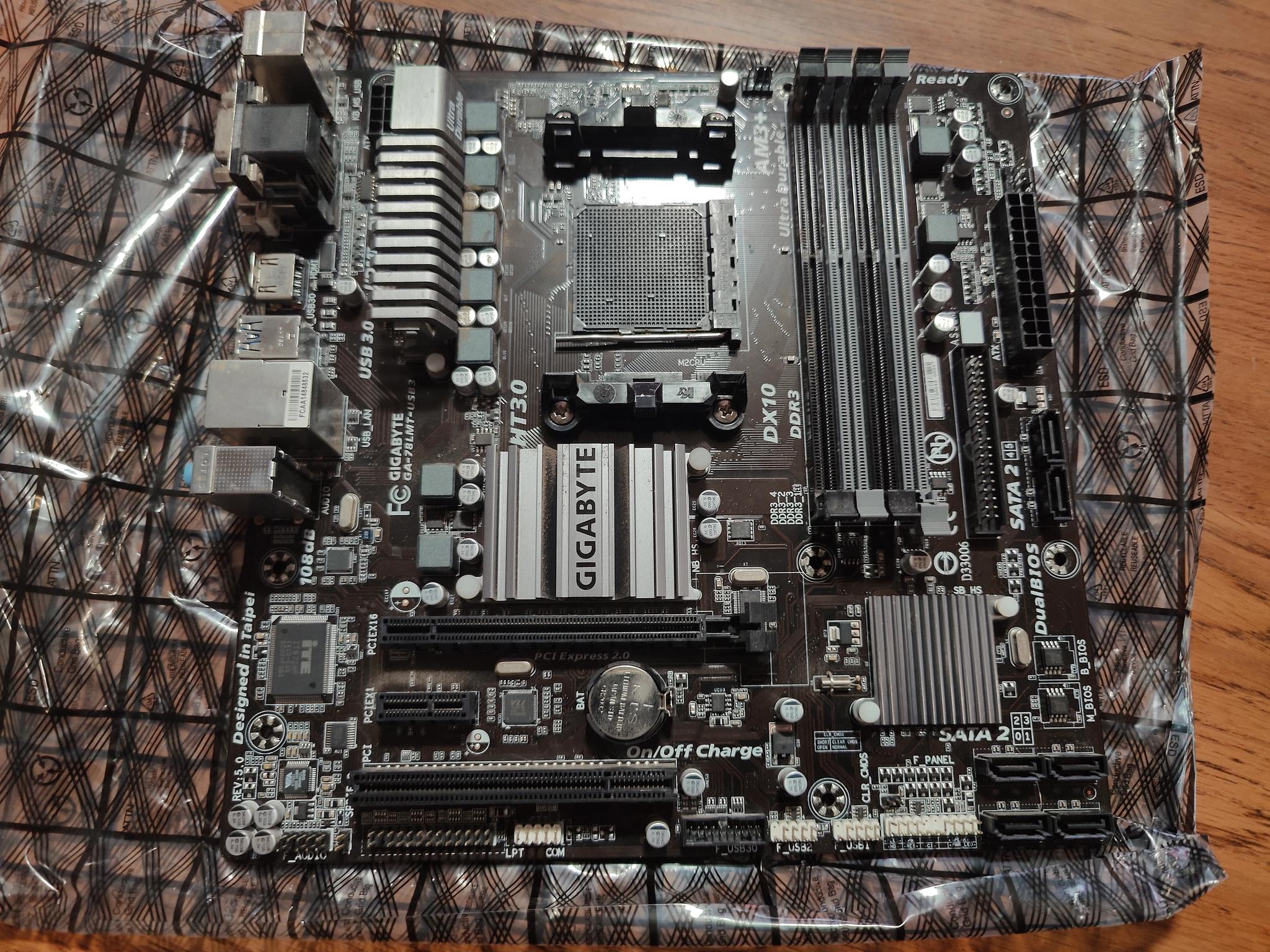Gigabyte GA-78LMT-USB3 Micro ATX AM3+ Motherboard 	Gigabyte GA-78LMT-USB3 Micro ATX AM3+ Motherboard