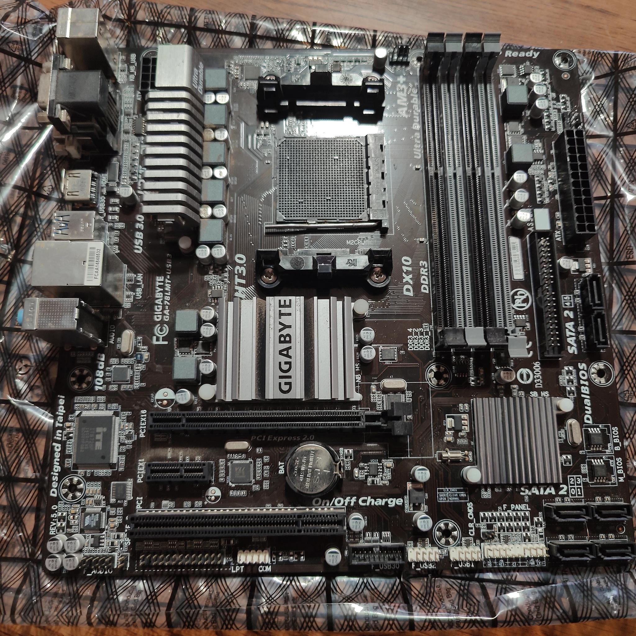 Gigabyte GA-78LMT-USB3 Micro ATX AM3+ Motherboard 	Gigabyte GA-78LMT-USB3 Micro ATX AM3+ Motherboard