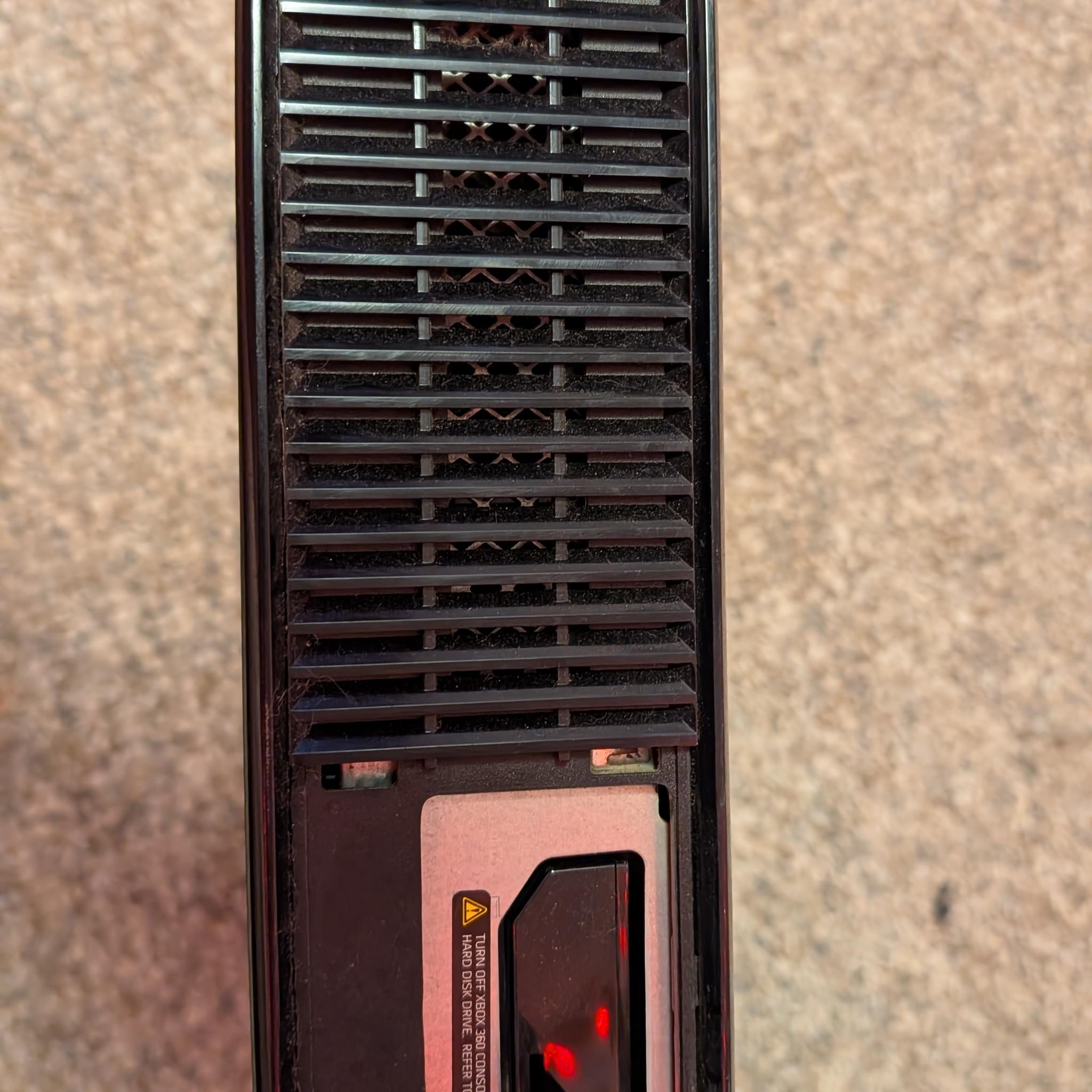 Xbox 360 Slim (w/ 250GB HDD)