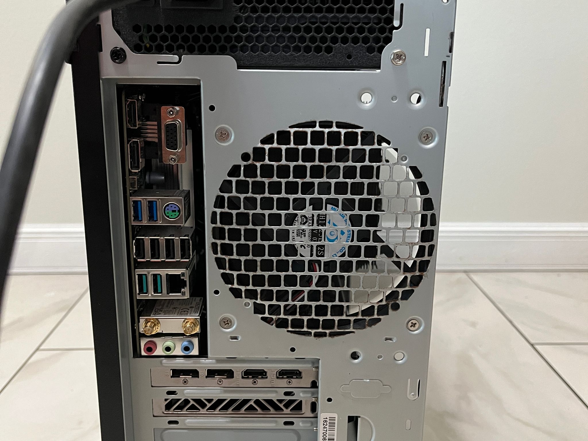 AMD RX 7800 XT 16GB, AMD Ryzen 5 7600x, 16GB RAM, 1TB SSD - High FPS Sleeper Gaming PC w/ Wi-Fi & BT