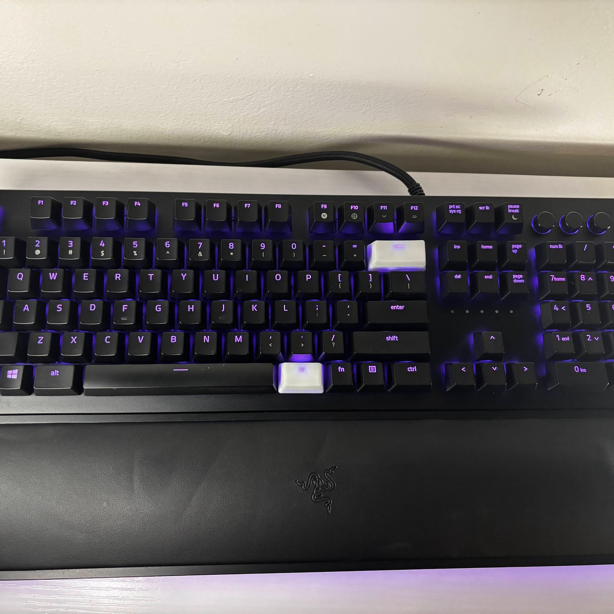 Razer Huntsman Elite Gaming Keyboard - Fast Purple Clicky Optical Switches + Magnetic Wrist Rest