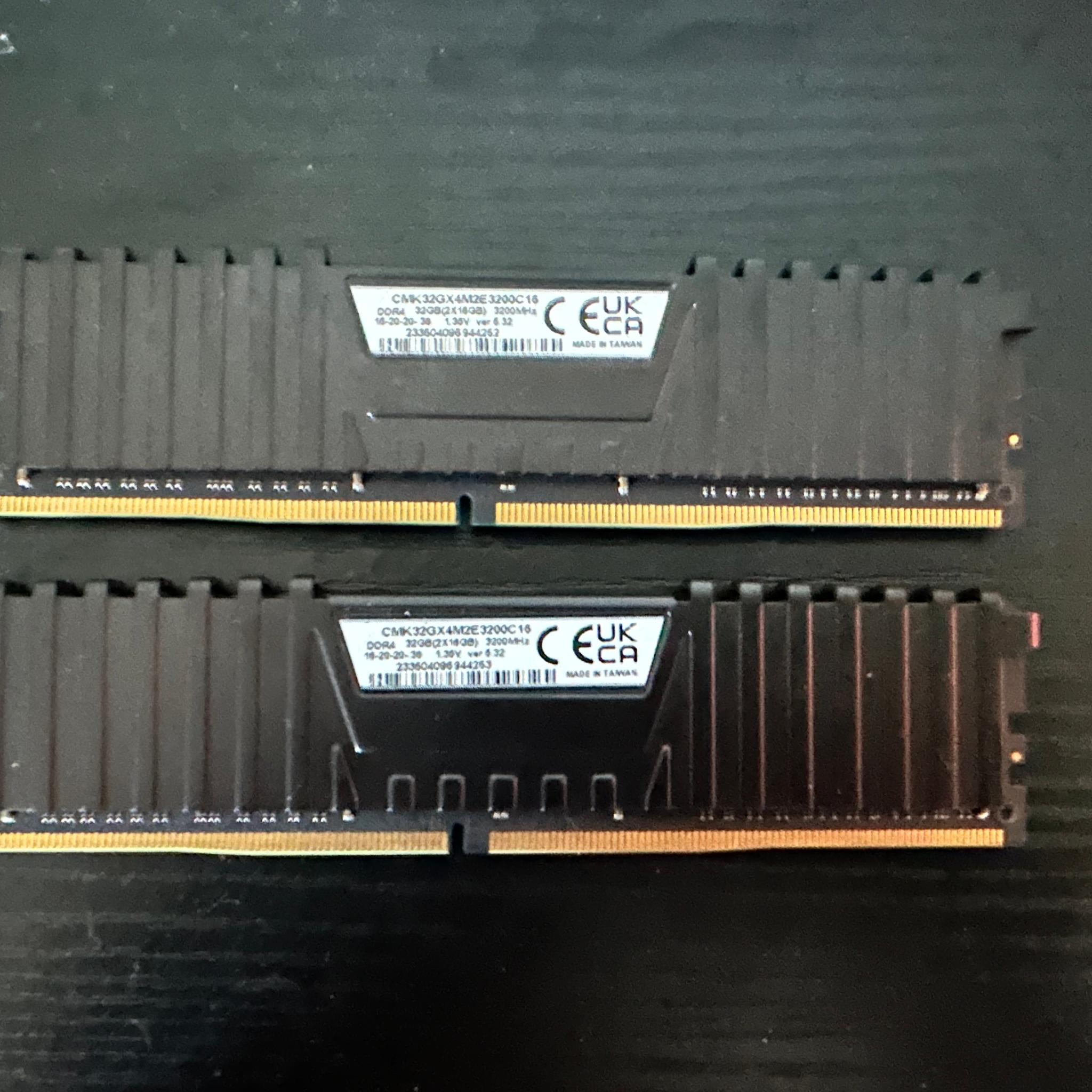 Corsair Vengeance LPX 32GB(2 x 16GB) DDR RAM