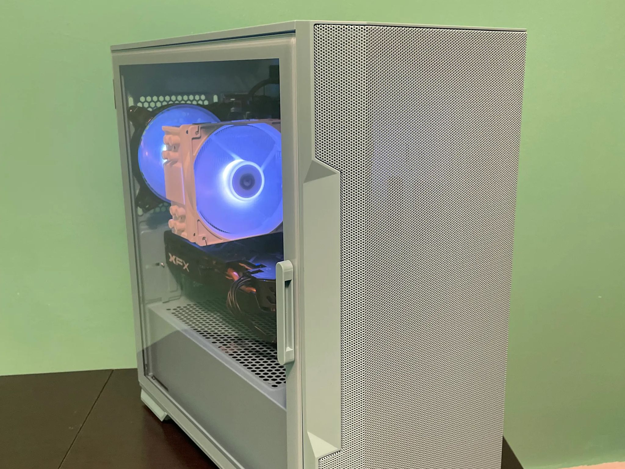 BLUE Glass Gaming PC | Intel i5 / Amd RX580 / 8GB / 600GB Win 10 Pro WiFi