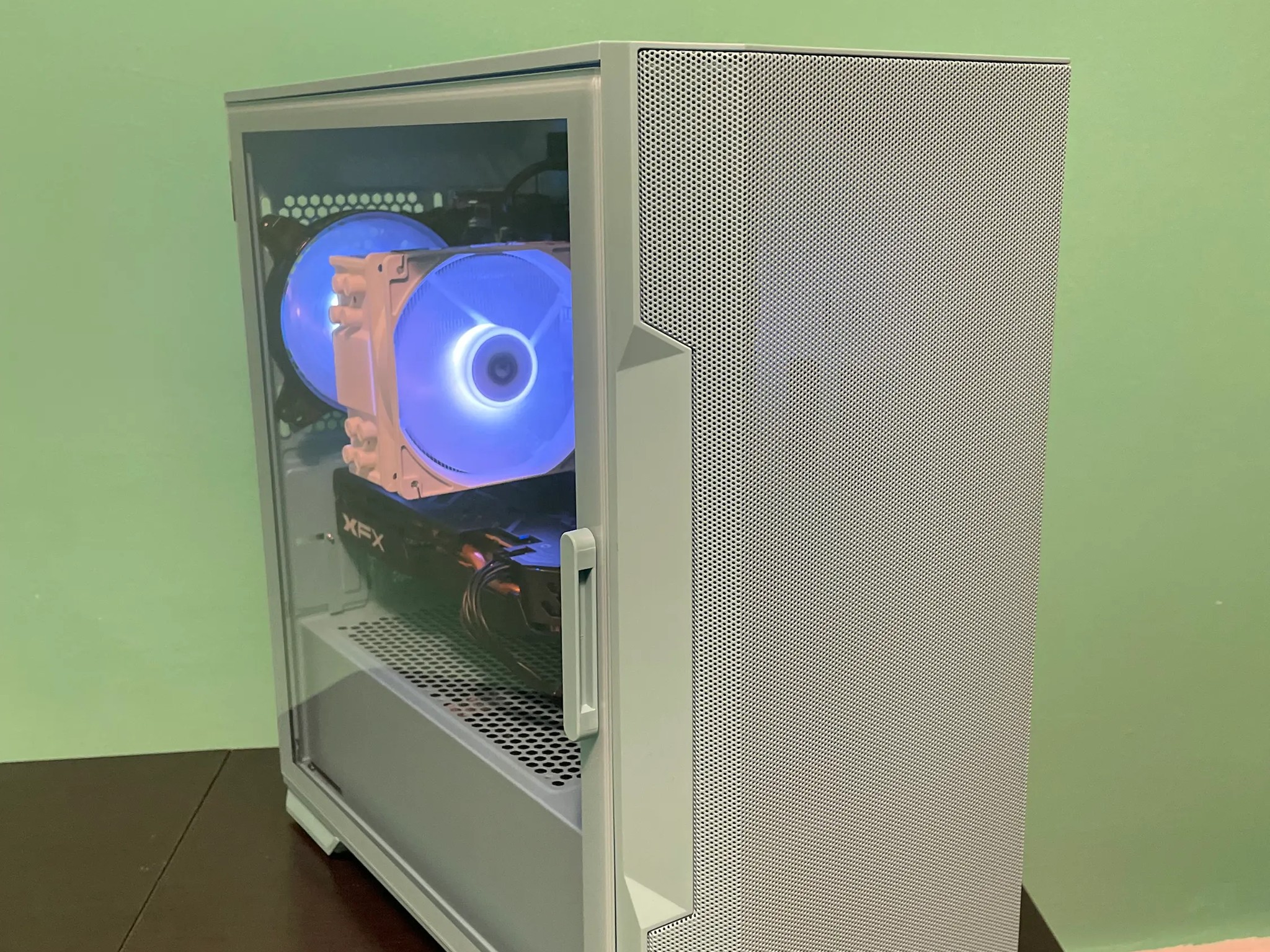 BLUE Glass Gaming PC | Intel i5 / Amd RX580 / 8GB / 600GB Win 10 Pro WiFi
