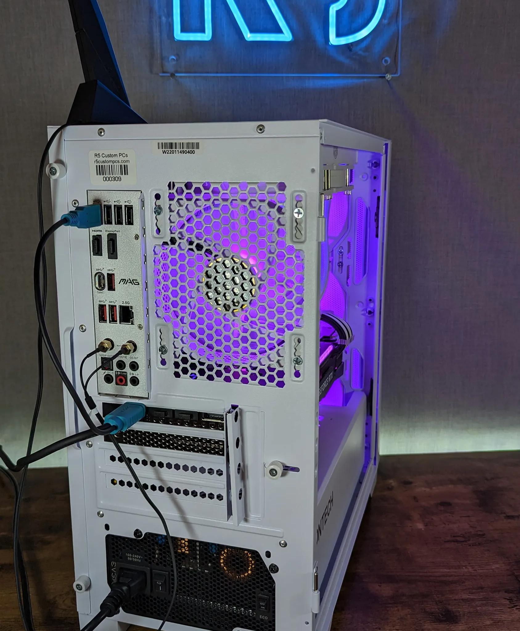 RTX 3070ti // i5 12600K // 16GB 3600Mhz DDR4 // 1TB Gen4 NVMe // WiFi