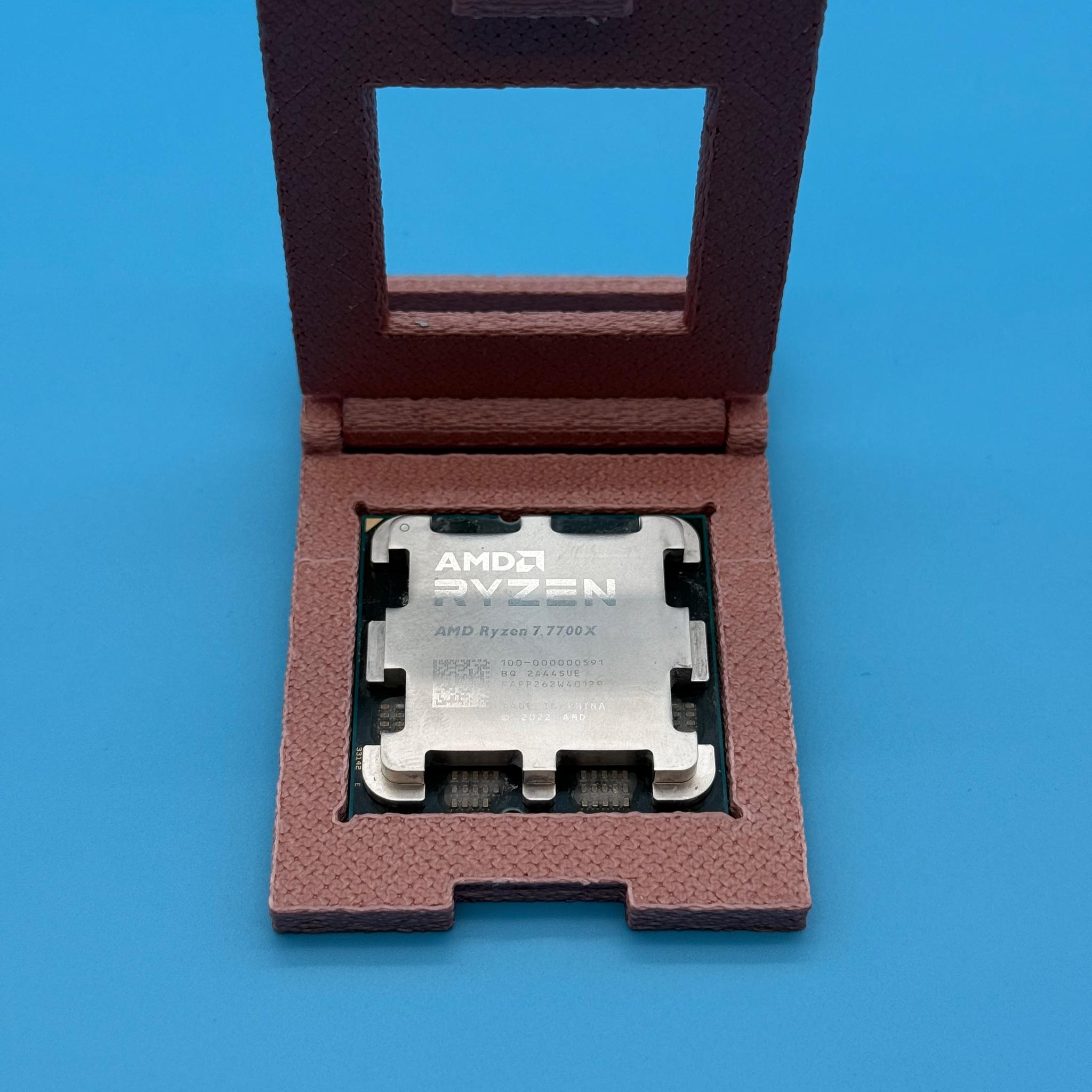 AMD Ryzen 7 7700X