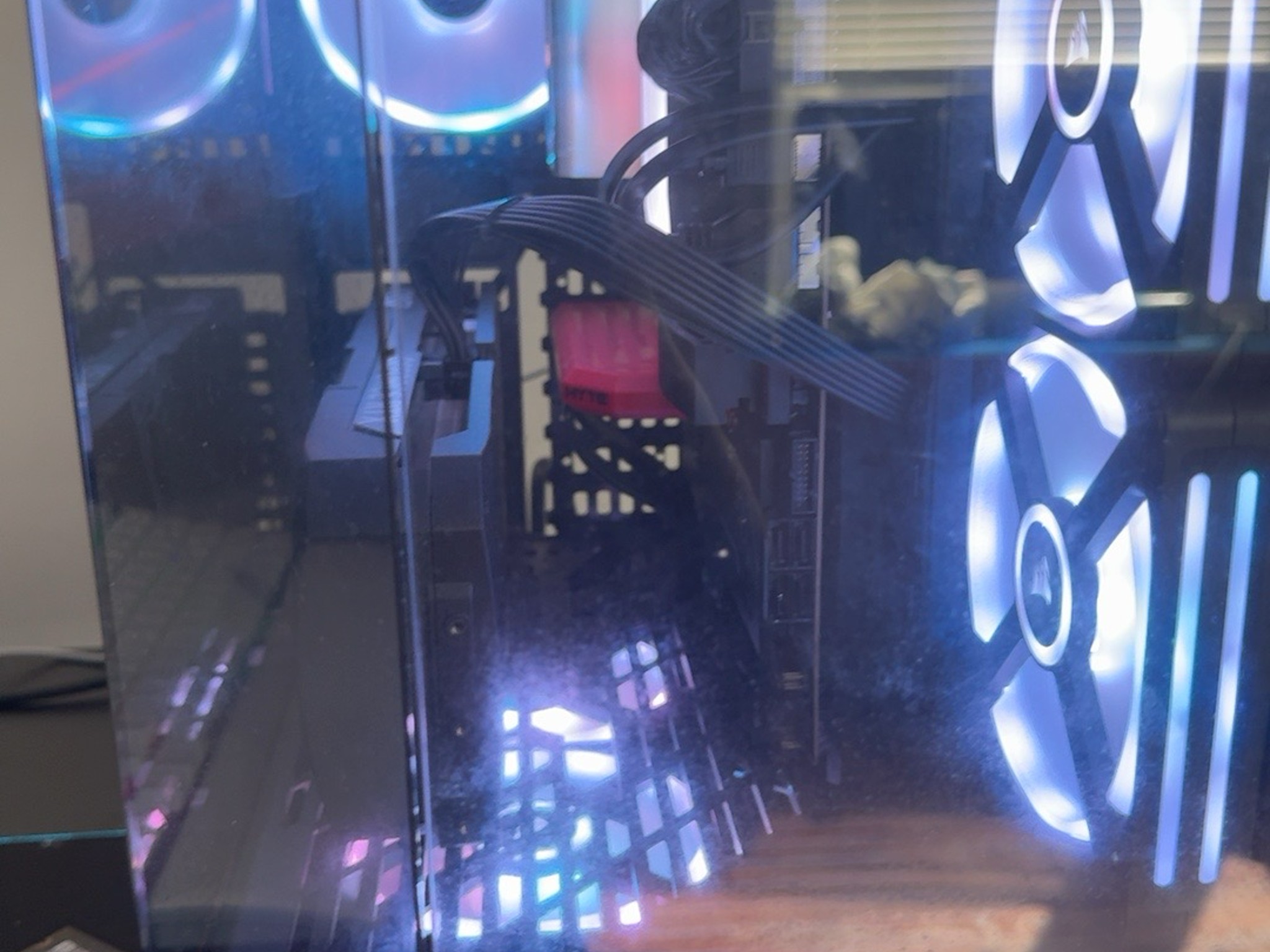 Custom Ryzen 7 9800X3D + MSI RTX 5080 16GB | 32GB DDR5 | 3TB NVMe | HYTE Y60 Gaming PC Build