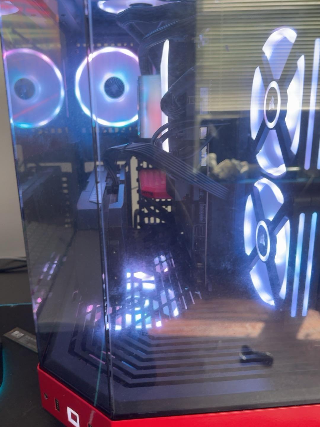 Custom Ryzen 7 9800X3D + MSI RTX 5080 16GB | 32GB DDR5 | 3TB NVMe | HYTE Y60 Gaming PC Build