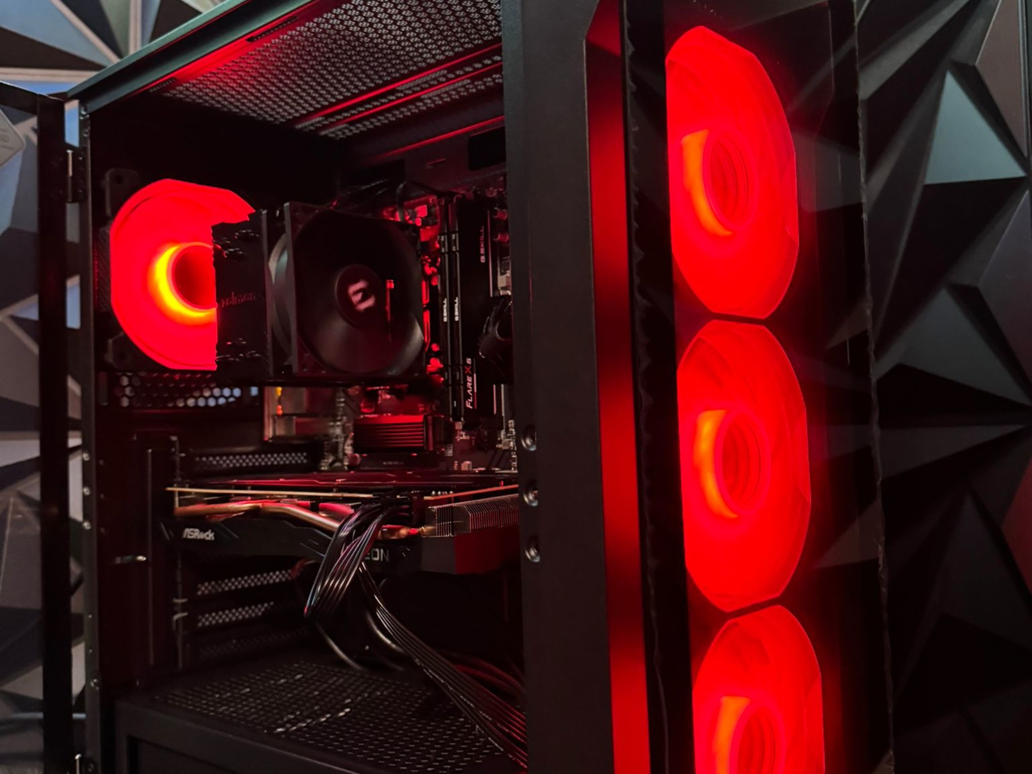 🟥🩸Red Leader🟥🩸1440P Gaming Ryzen 5 7600| RX 6700XT 12 GB| 32 GB DDR5| 1 TB NVMe