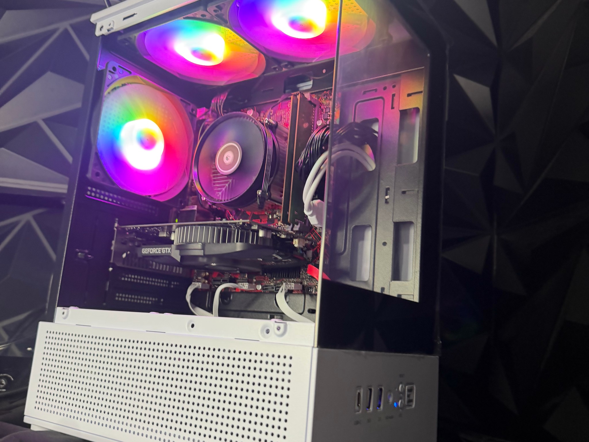 💸💪 THE BUDGET BRO 💪💸i5 10500T| GTX 1650 4GB| 16 GB DDR4| 500GB SSD| 650W PSU