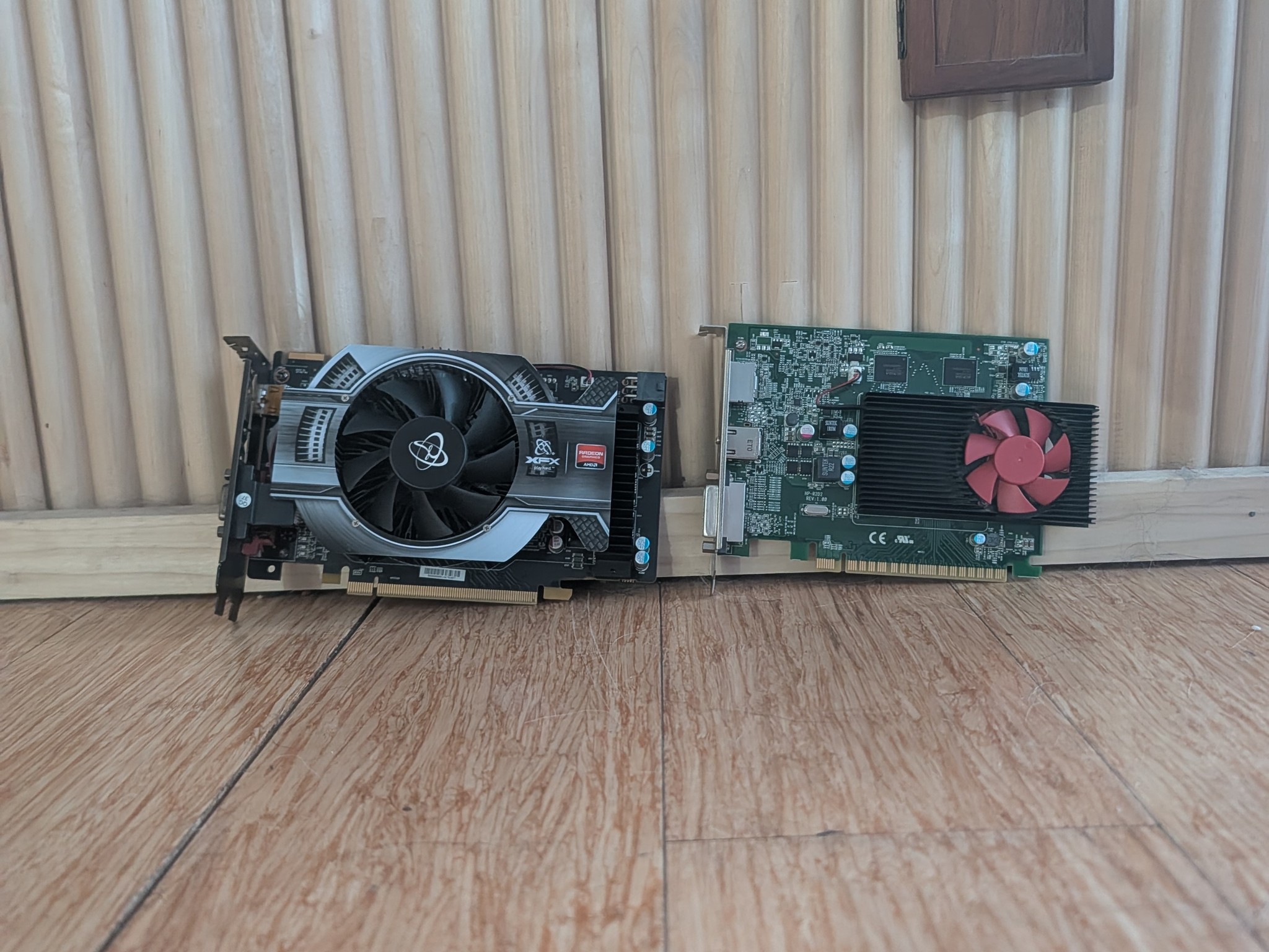 LOT OF 2 AMD Graphics cards HD 6770 | R9 M360 | UNTESTED |