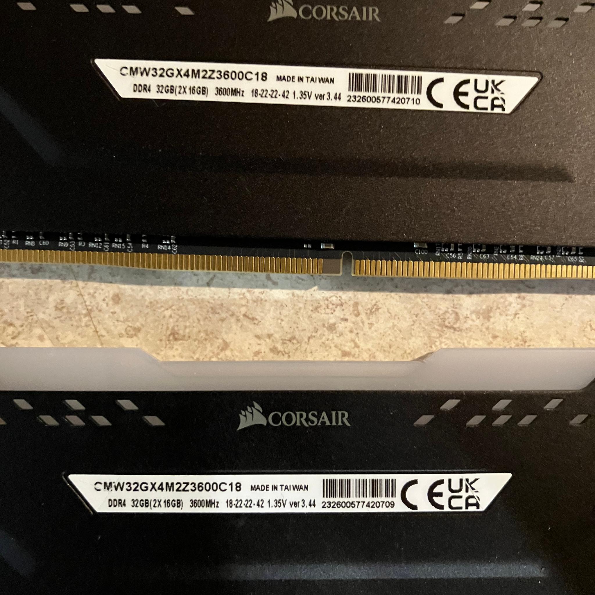 Corsair Vengeance RGB PRO 32GB DDR4 (2x16GB) | Jawa