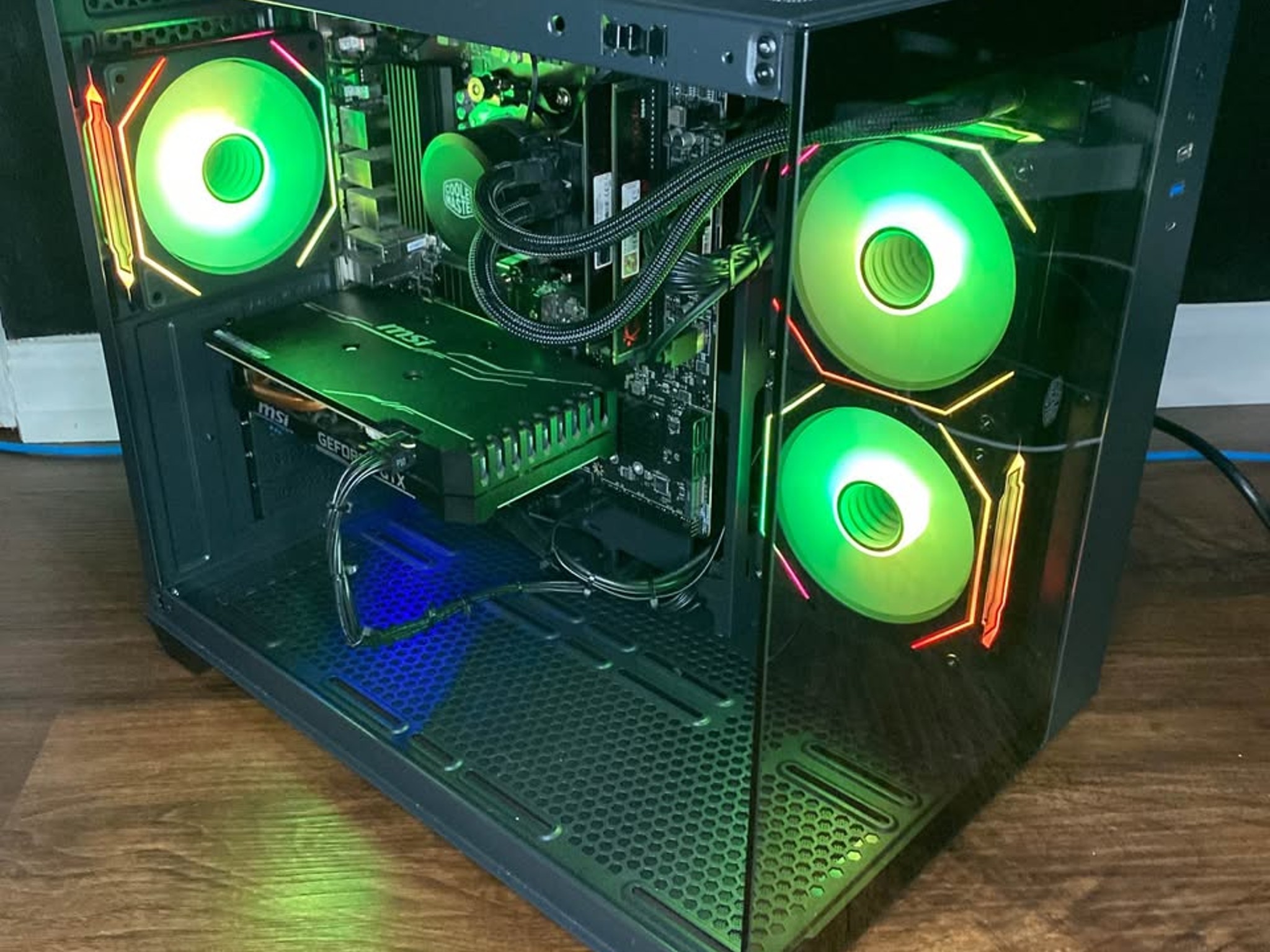Black Gaming PC (GTX 1660 S 6GB + AMD Ryzen 5 2600 + 16GB DDR4 + SSD)