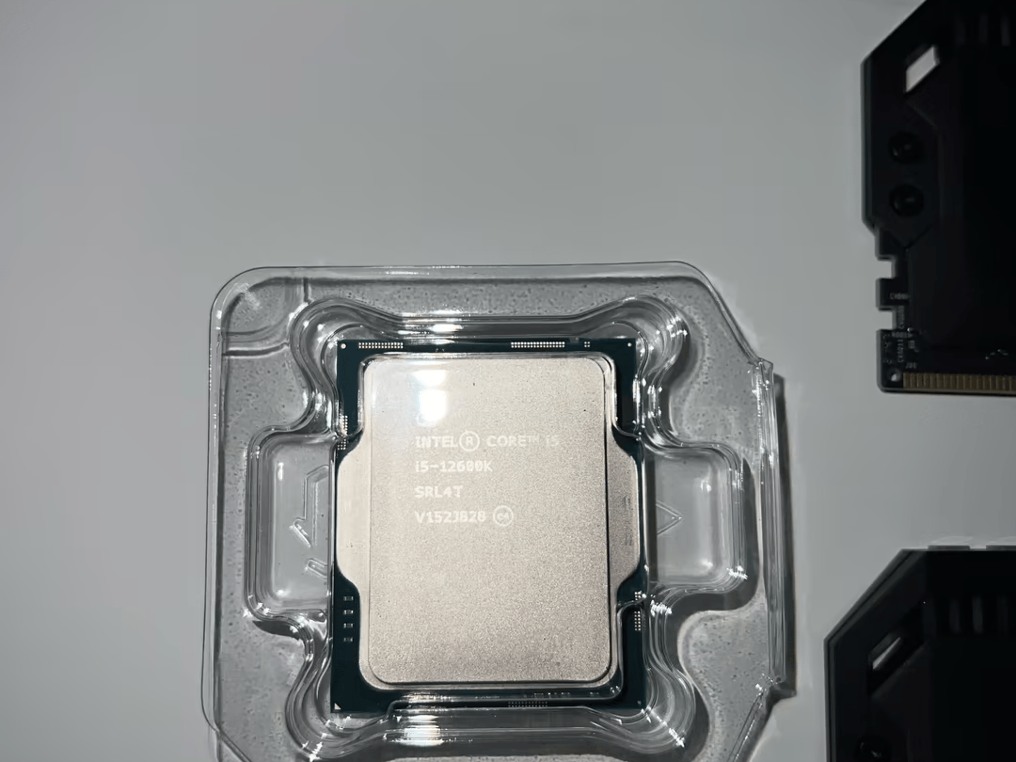 Intel Core i5-12600k