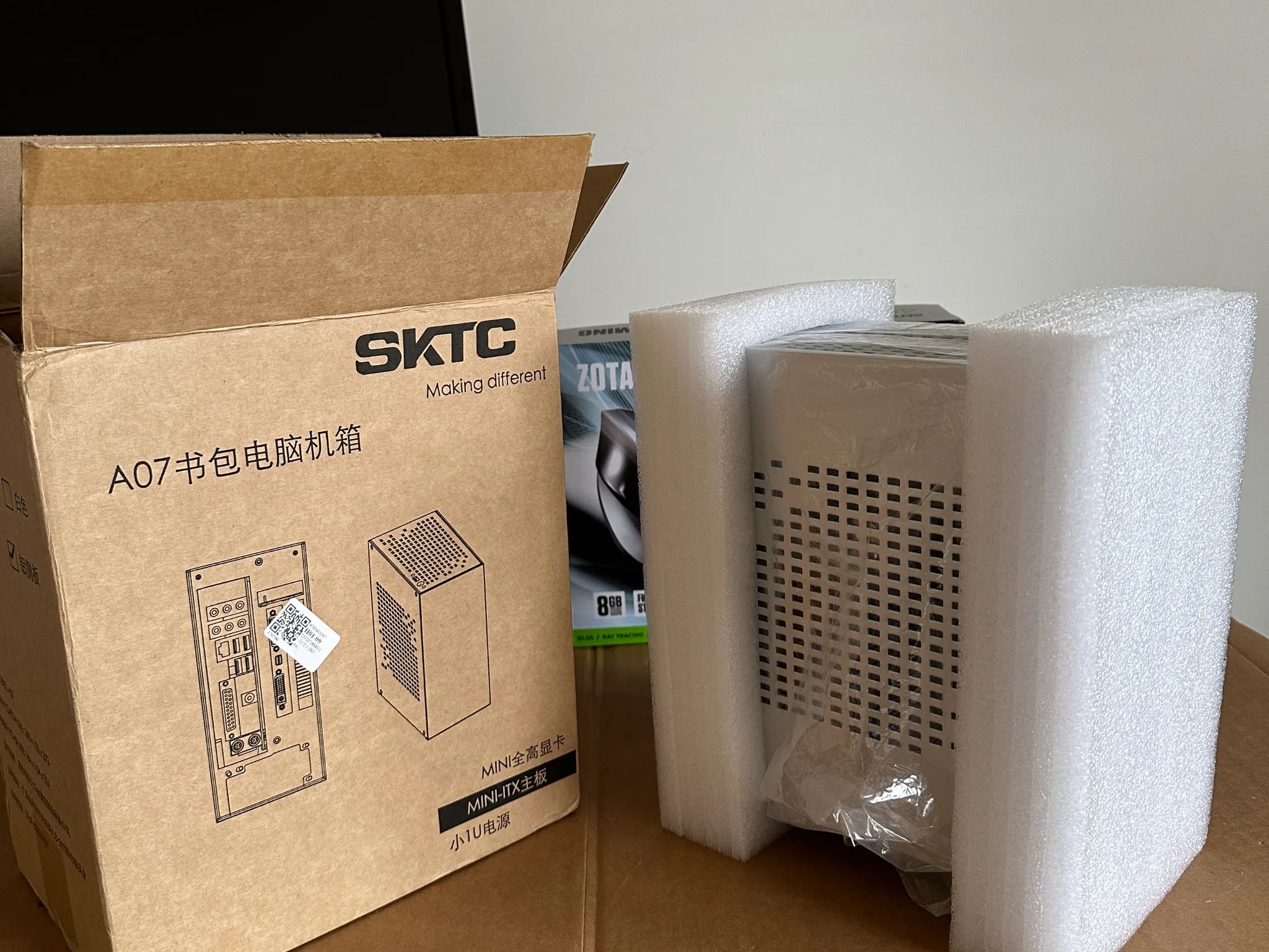 MINI GAMING PC - AMD Ryzen 5 5600X 6-Core + NVIDIA RTX 4060 8GB + 2TB NVME SSD + 32GB DDR4 RAM