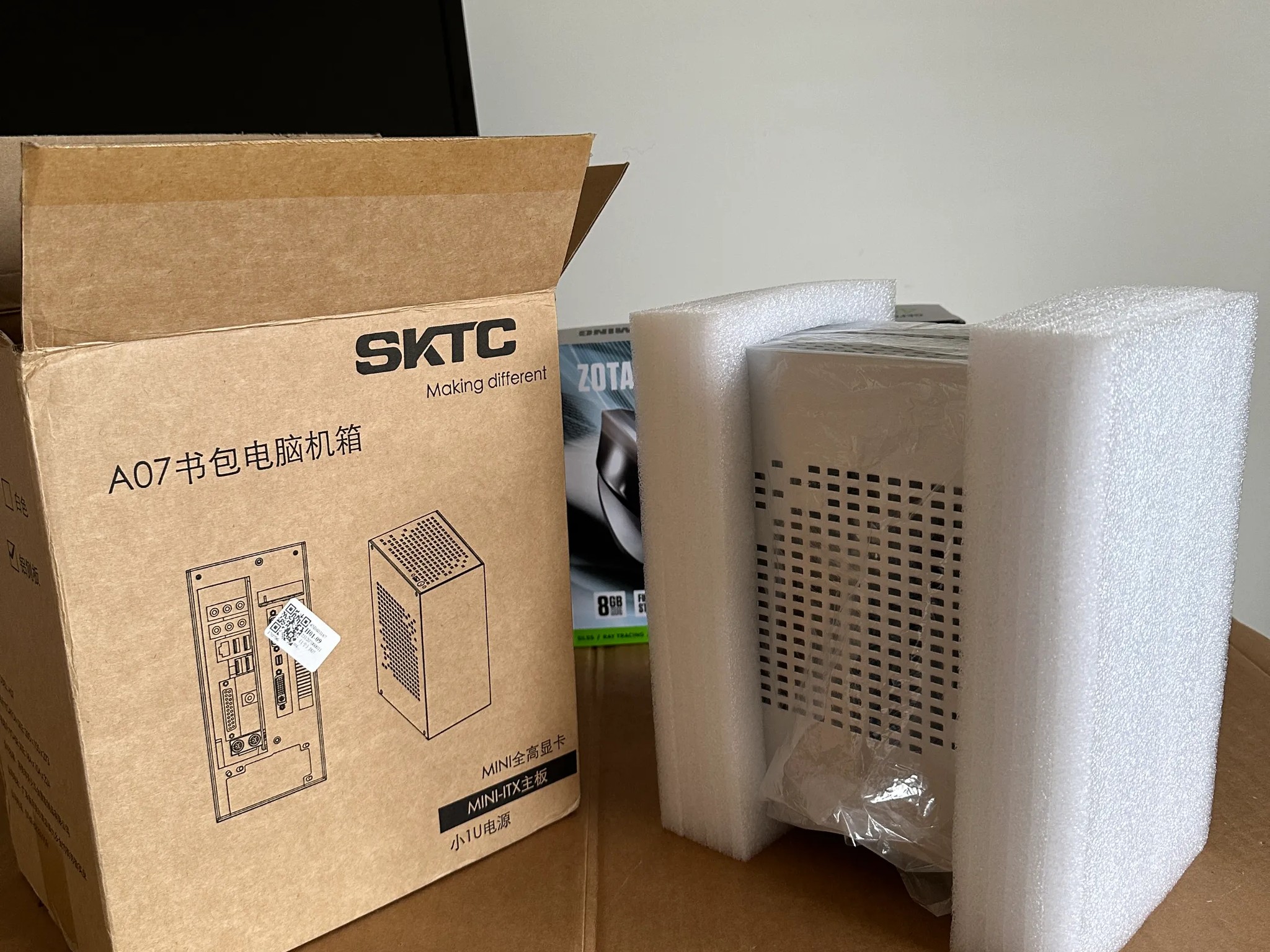 MINI GAMING PC - AMD Ryzen 5 5600X 6-Core + NVIDIA RTX 4060 8GB + 2TB NVME SSD + 32GB DDR4 RAM
