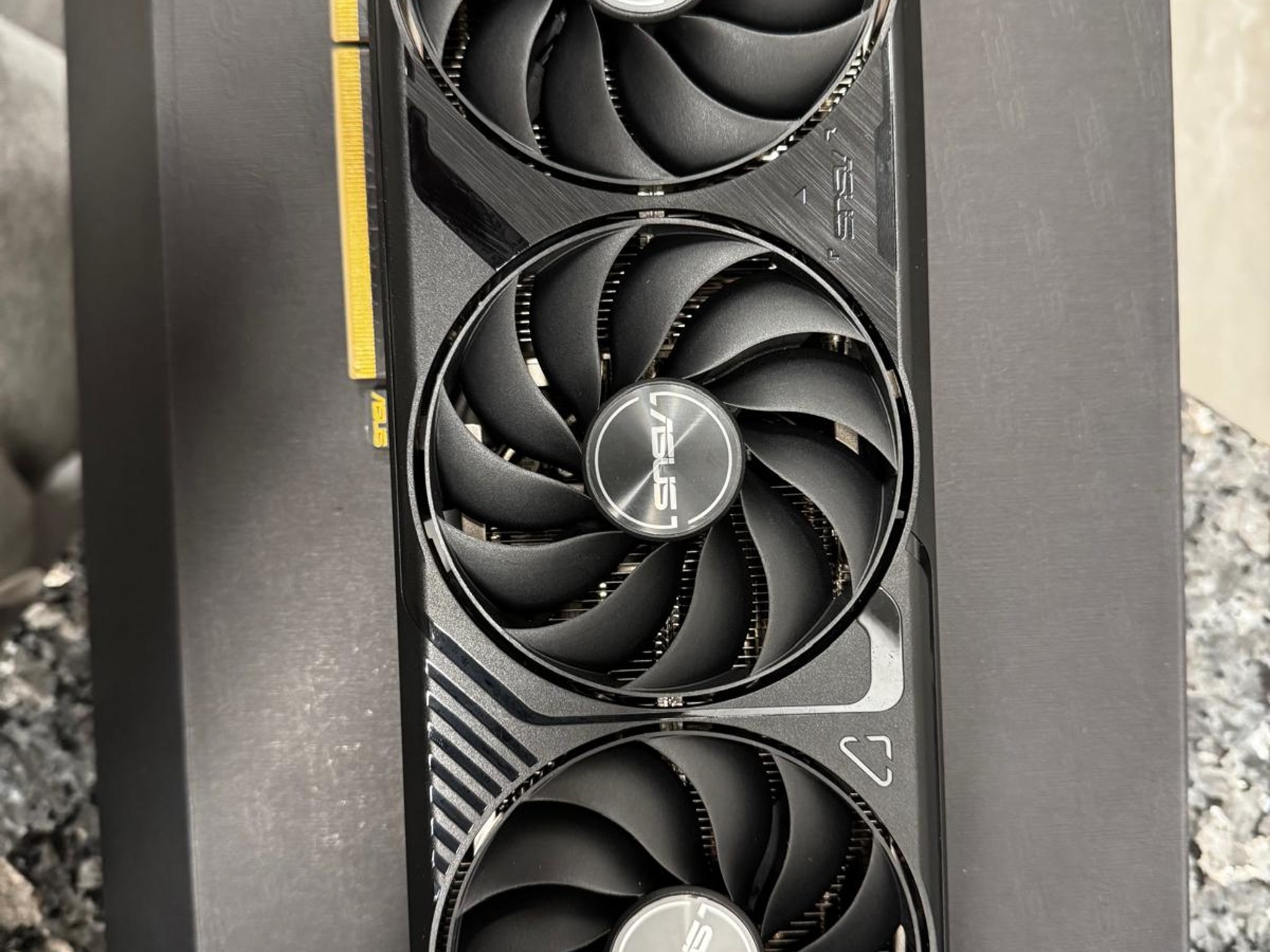 ASUS SFF-Ready Prime GeForce RTX™ 4070 Ti Super