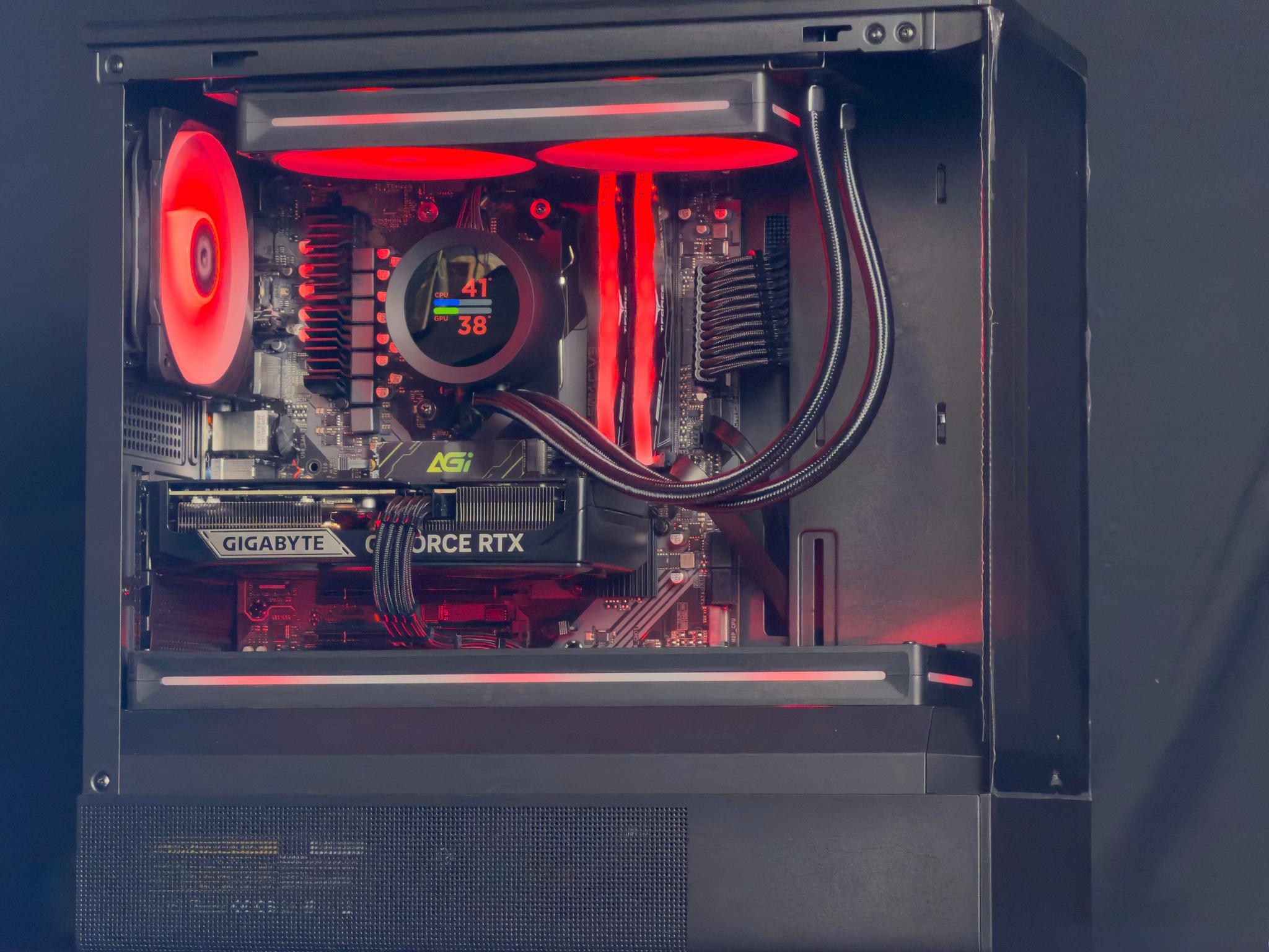 Lumenforge | RTX 5060ti 16gb | R5 7600x | RGB 16gb DDR5 | 1TB SSD