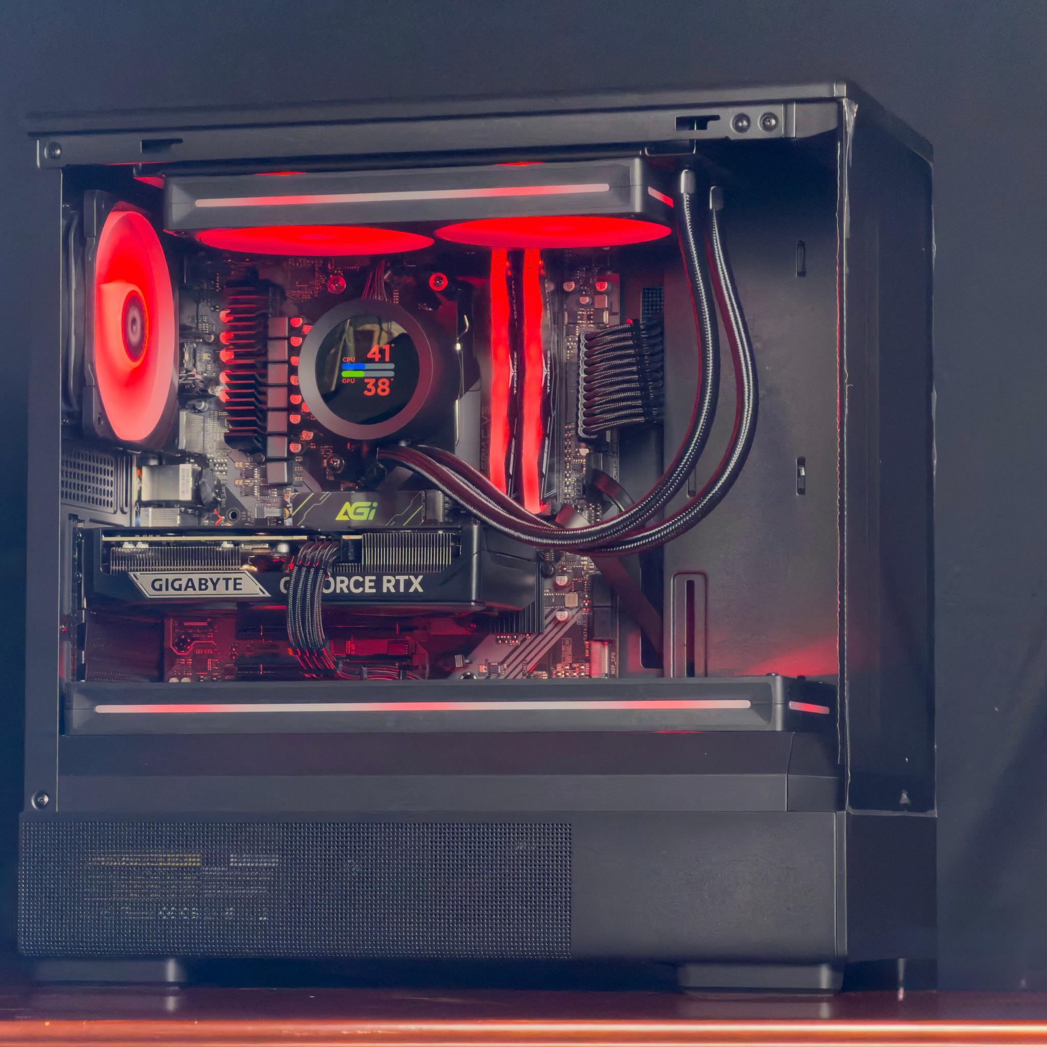 Lumenforge | RTX 5060ti 16gb | R5 7600x | RGB 16gb DDR5 | 1TB SSD