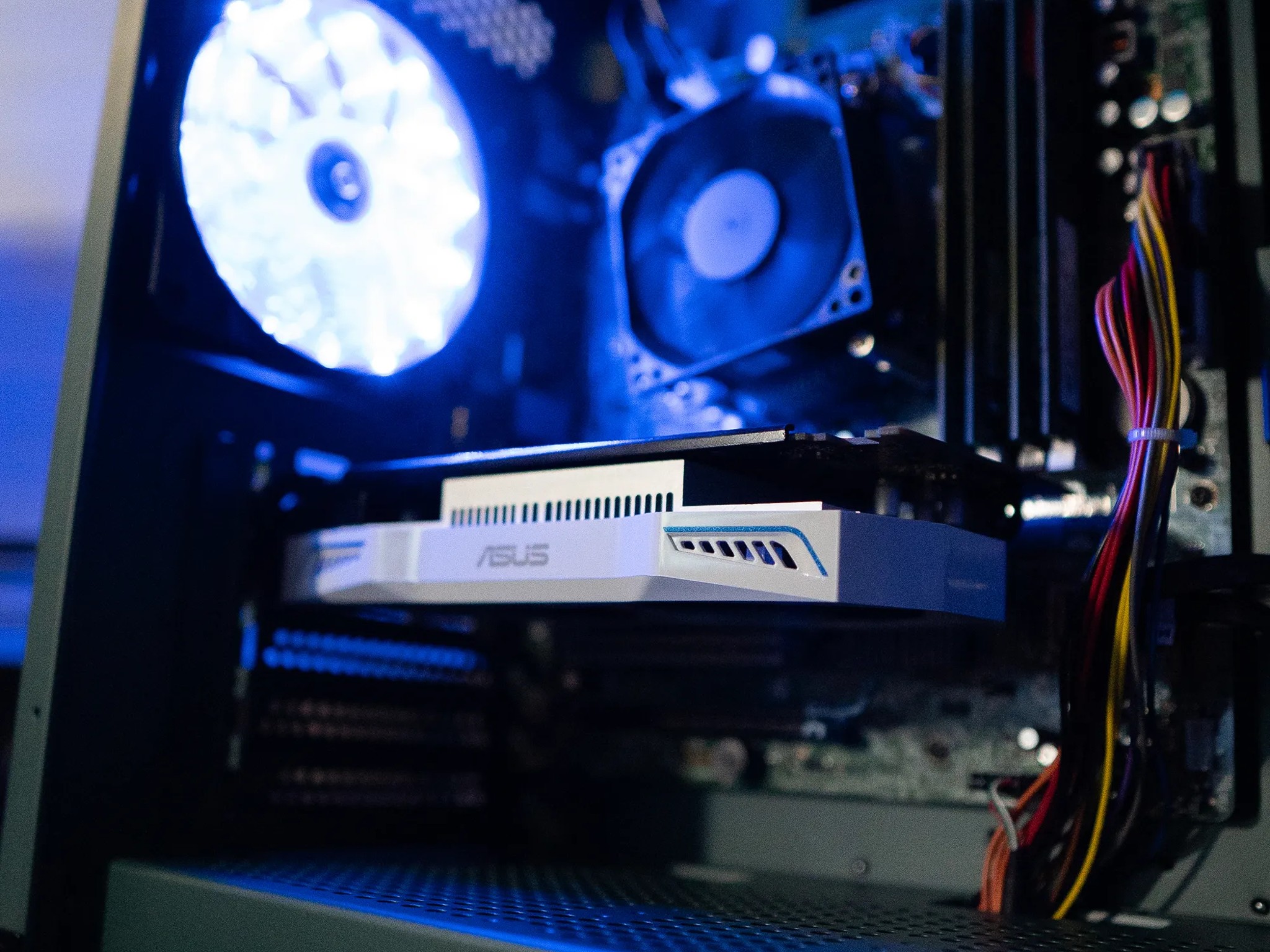 ⚫❄️ | NVIDIA GTX 950 | INTEL i5 2400 | 10GB DDR3 RAM | 240GB SSD + 80GB HDD | Arctic Blizzard