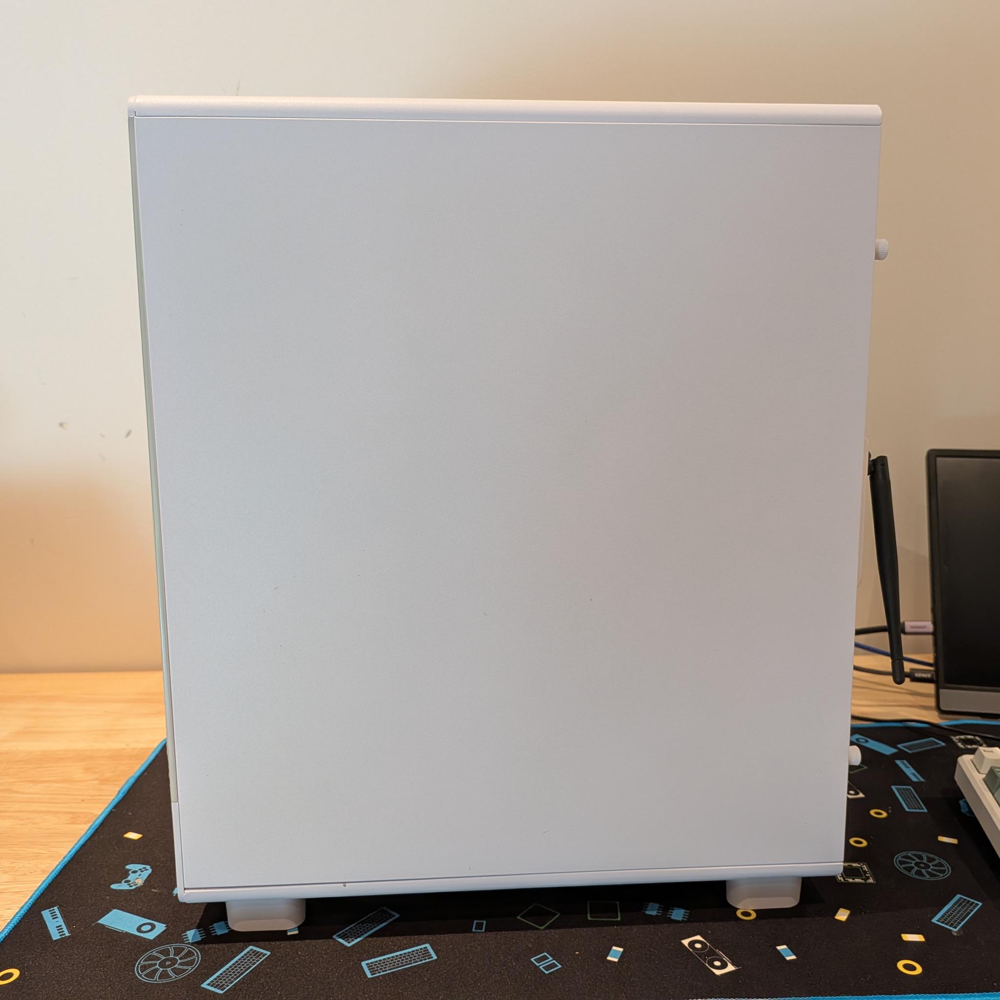1080p AM5 Starter - RTX 5060, Ryzen 5 7600X, 16 GB DDR5 RAM, 1 TB NVME, RGB, Liquid Cooled