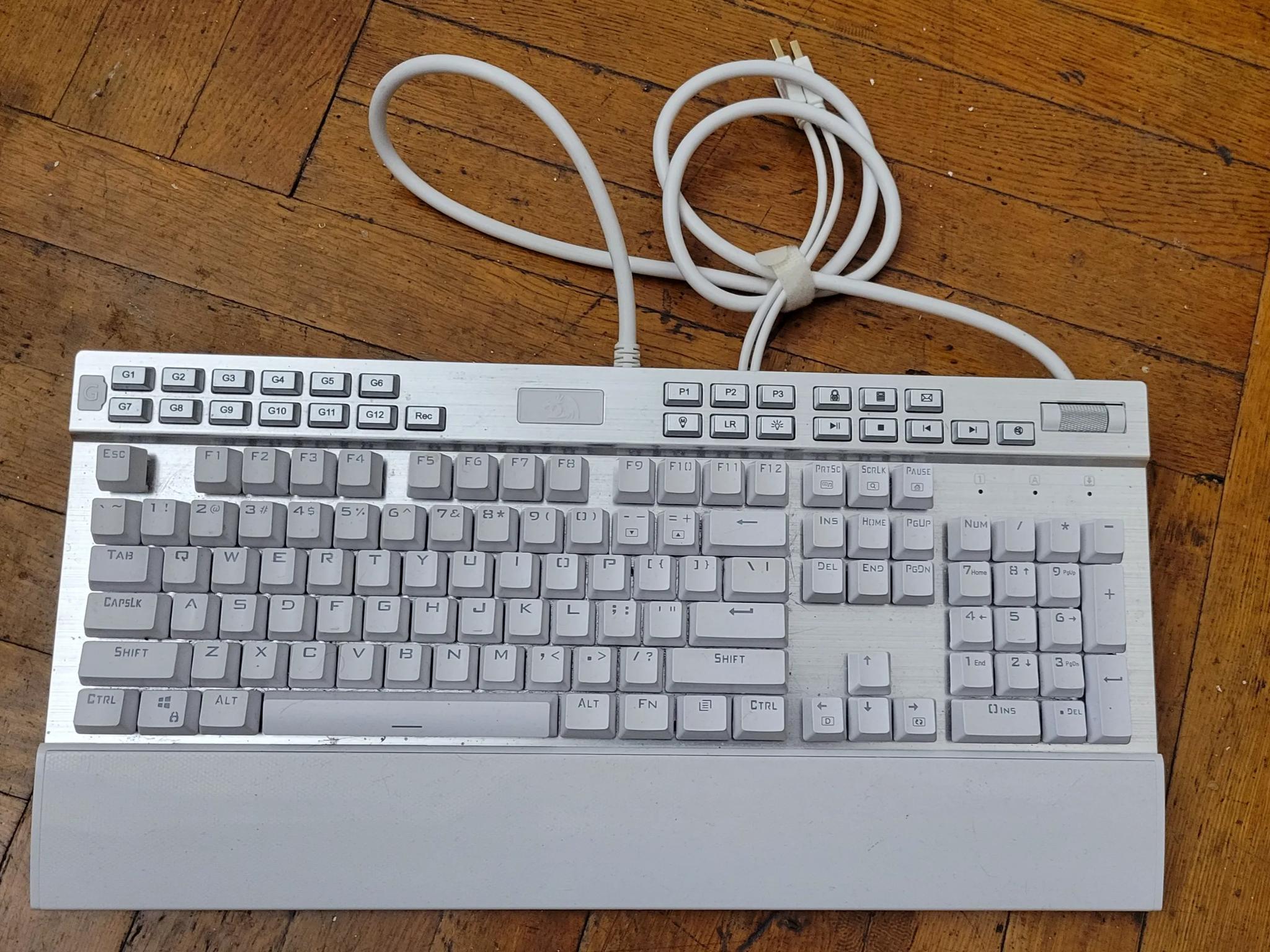 Redragon K550 Yama Mechanical Keyboard, Outemu Purple switches, RGB, Macros, USB Passthrough (White)