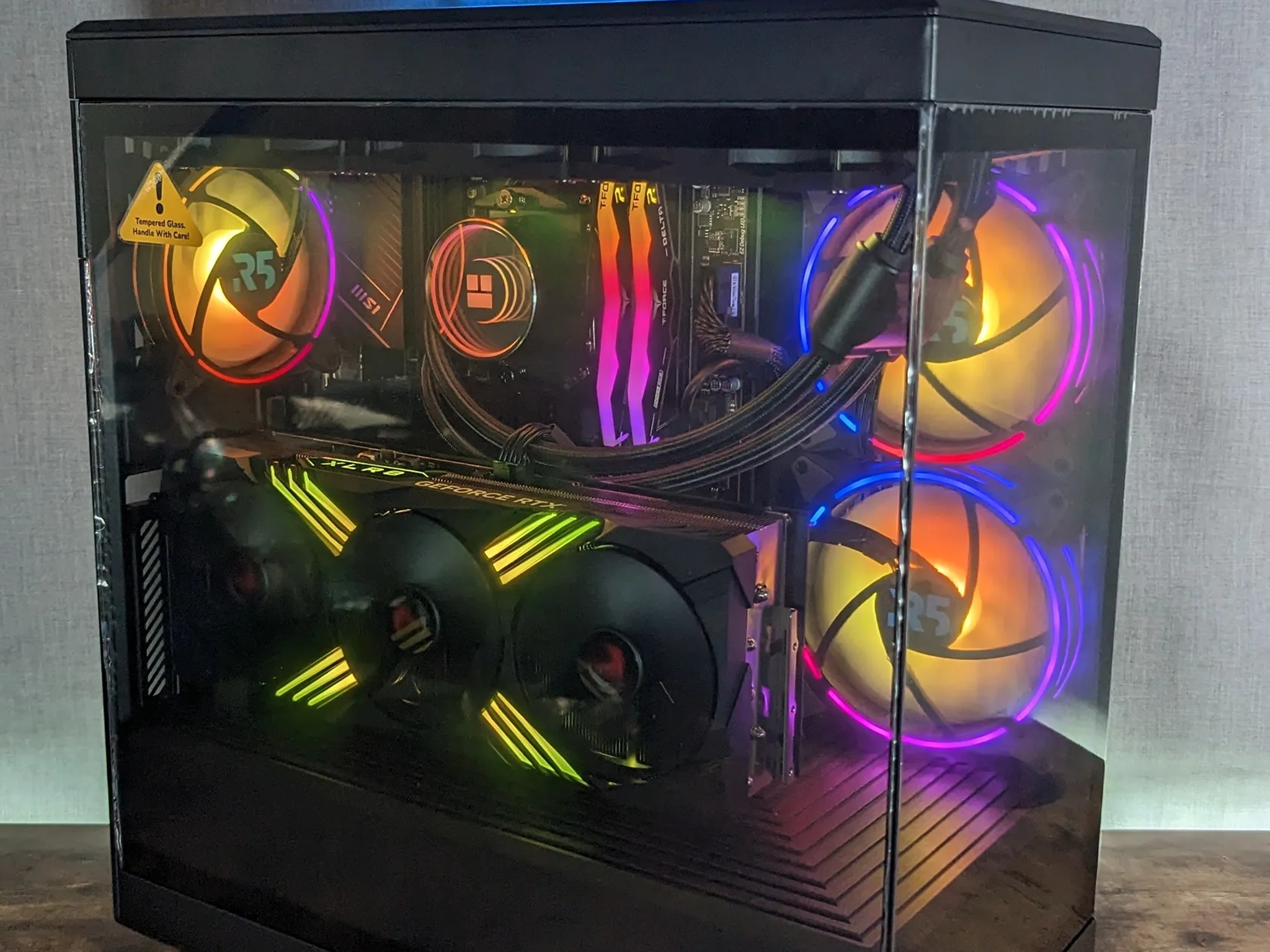 RTX 4080 // Ryzen 9 7950x // 32GB 6000Mhz DDR5 // 2TB Samsung 980 Pro // WiFi