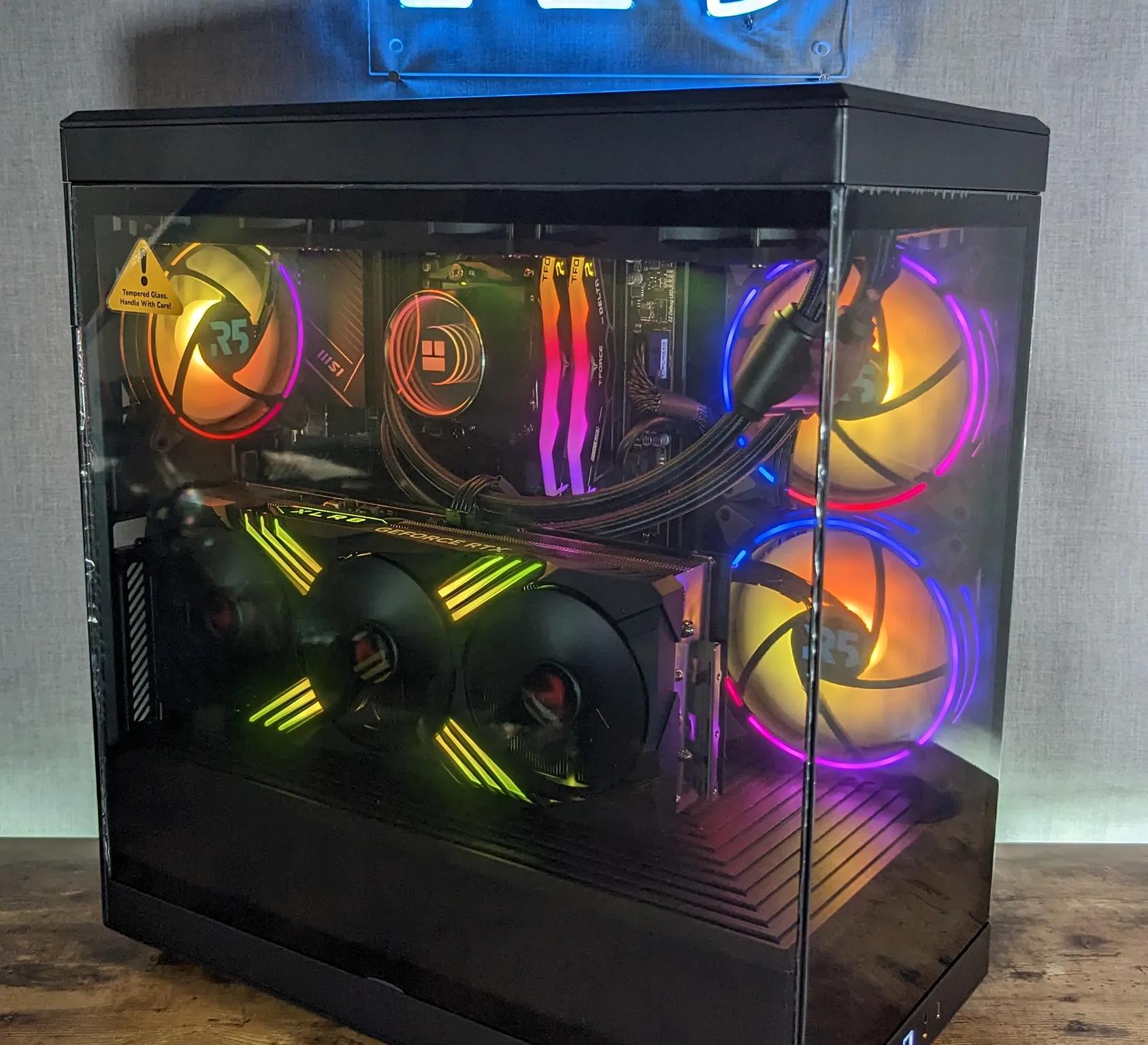 RTX 4080 // Ryzen 9 7950x // 32GB 6000Mhz DDR5 // 2TB Samsung 980 Pro // WiFi