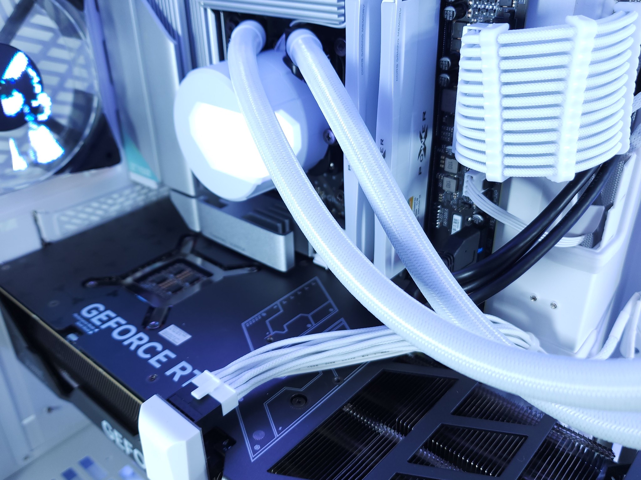 🤍RTX 4090●Core i9 14900KF●1440p/4K Gaming Computer