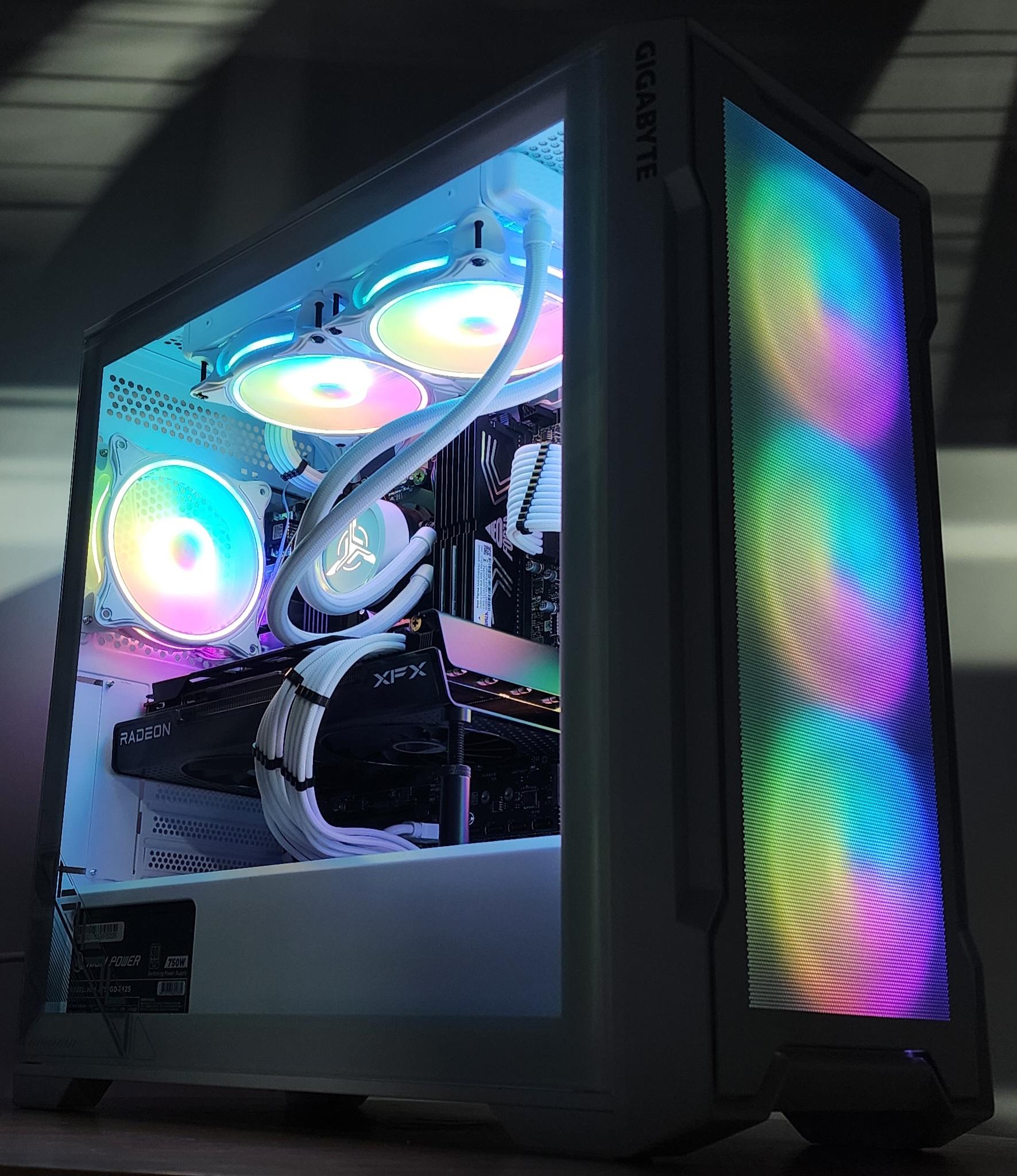 Gaming PC Ryzen 7 5700X 32GB RAM 1TB SSD RX 7700 XT 12GB Windows 11 PC