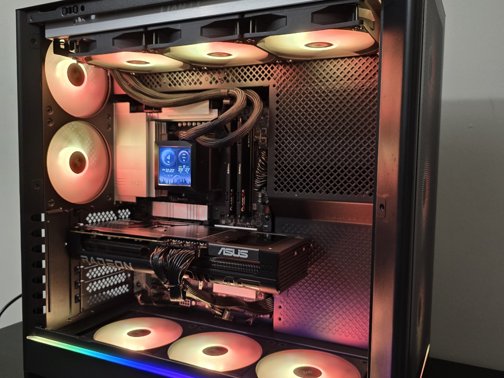 Midnight Hydra | RX 9070XT | Ryzen 5 7600X3D | 32 GB | 2TB SSD | 850W Gold PSU